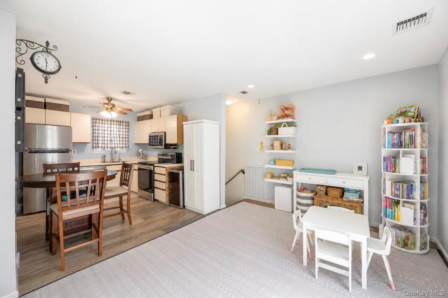 116 Westend Avenue, Unit 4 photo 21