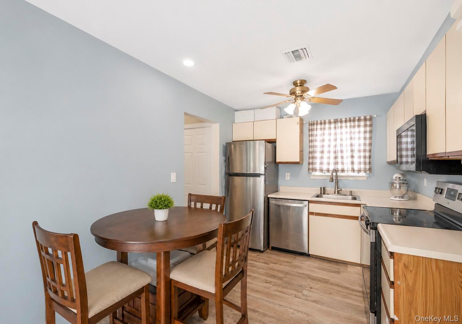 116 Westend Avenue, Unit 4 photo 15