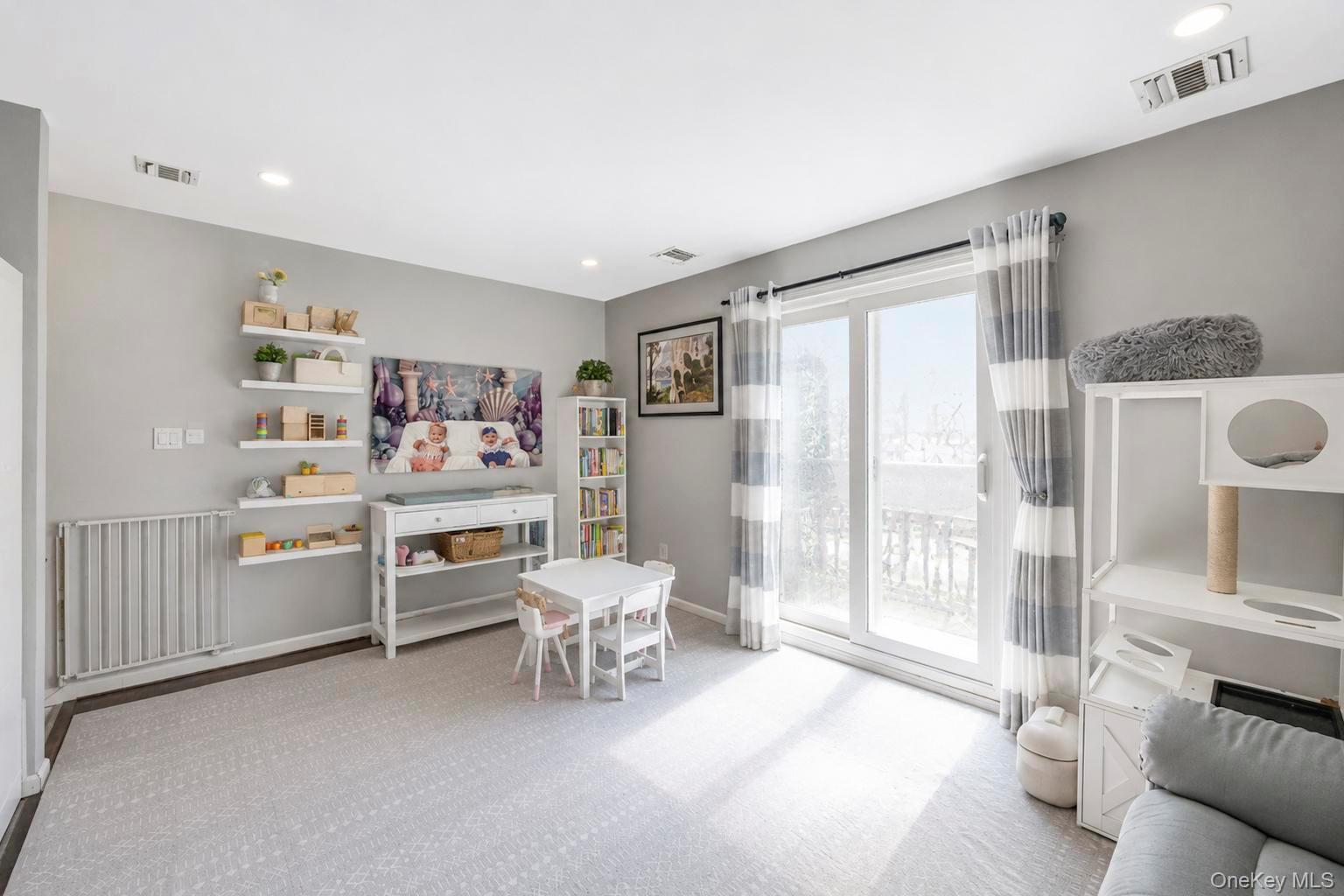 116 Westend Avenue, Unit 4 photo 20