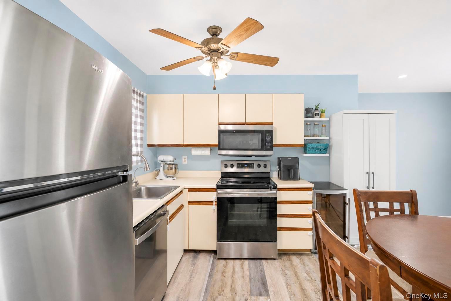 116 Westend Avenue, Unit 4 photo 18