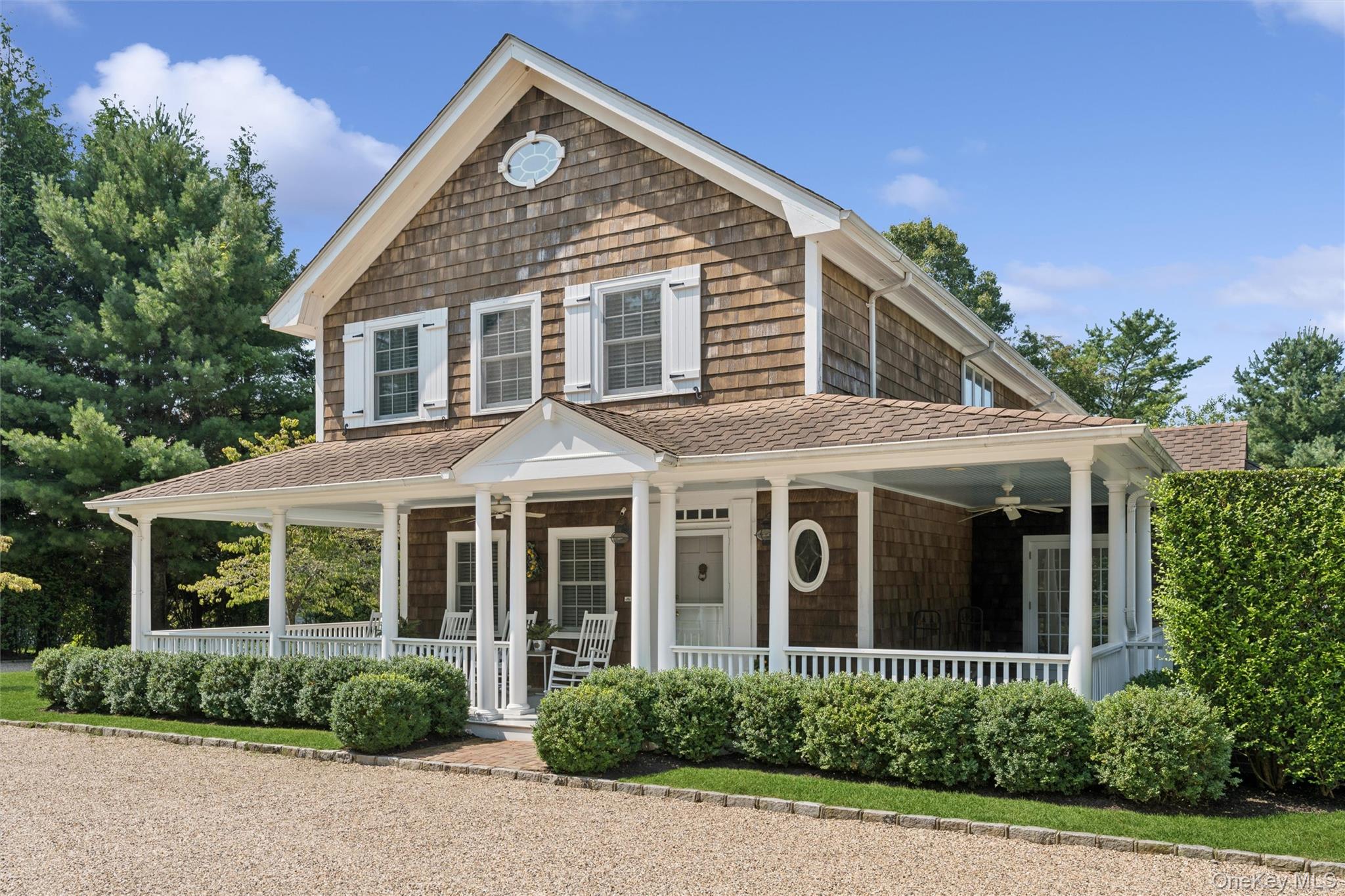 245 Meadows W – For Sale photo 3