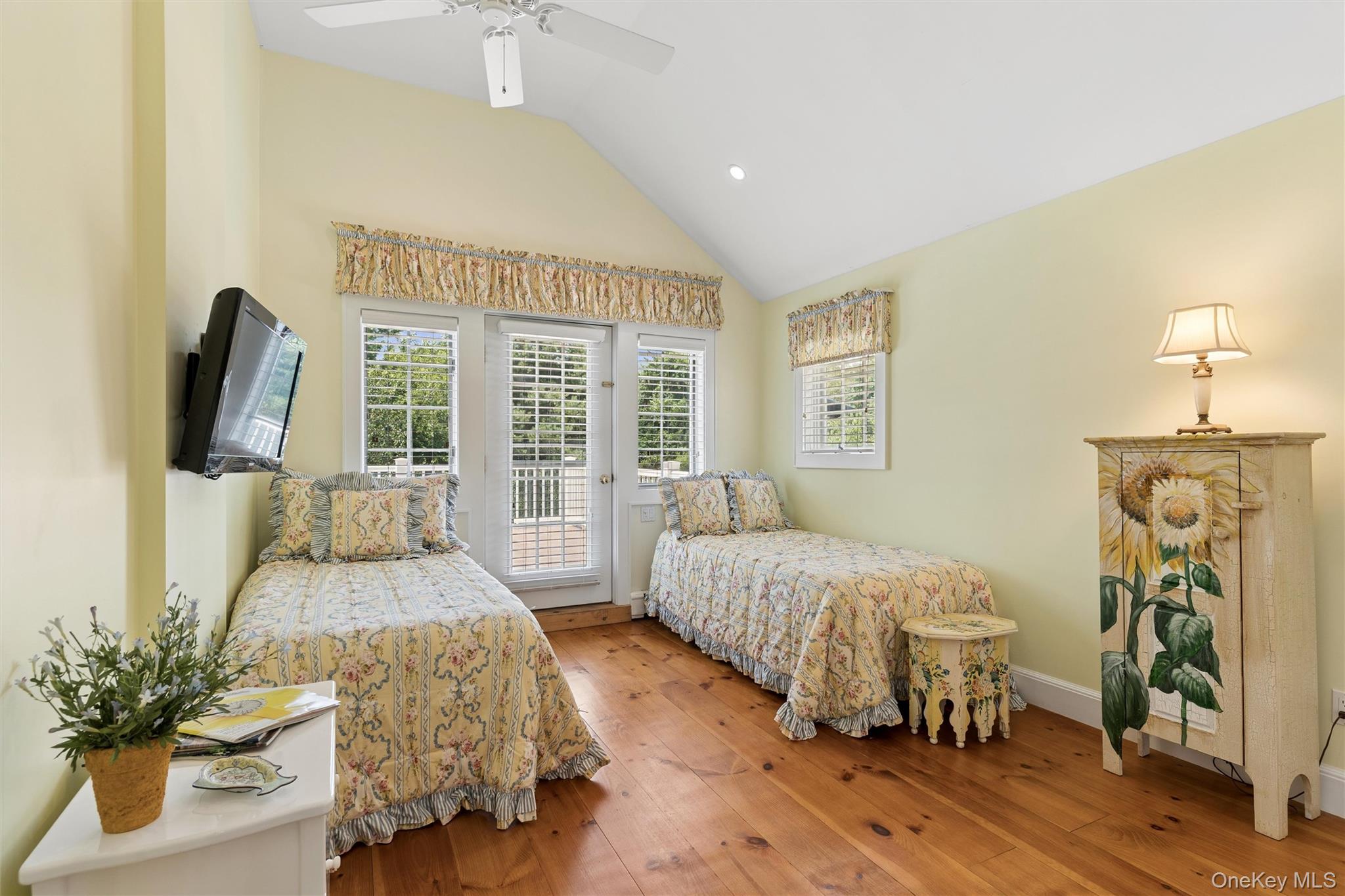 245 Meadows W – For Sale photo 24
