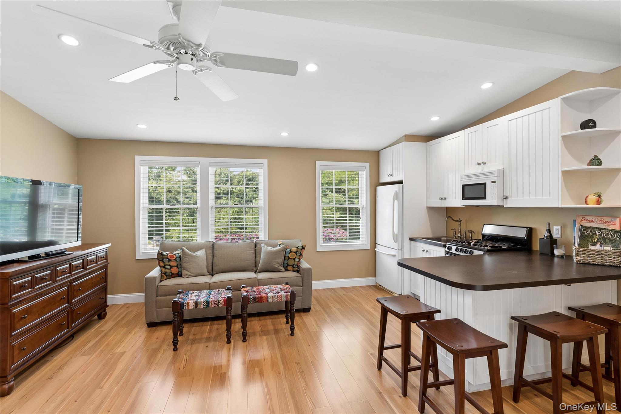 245 Meadows W – For Sale photo 41