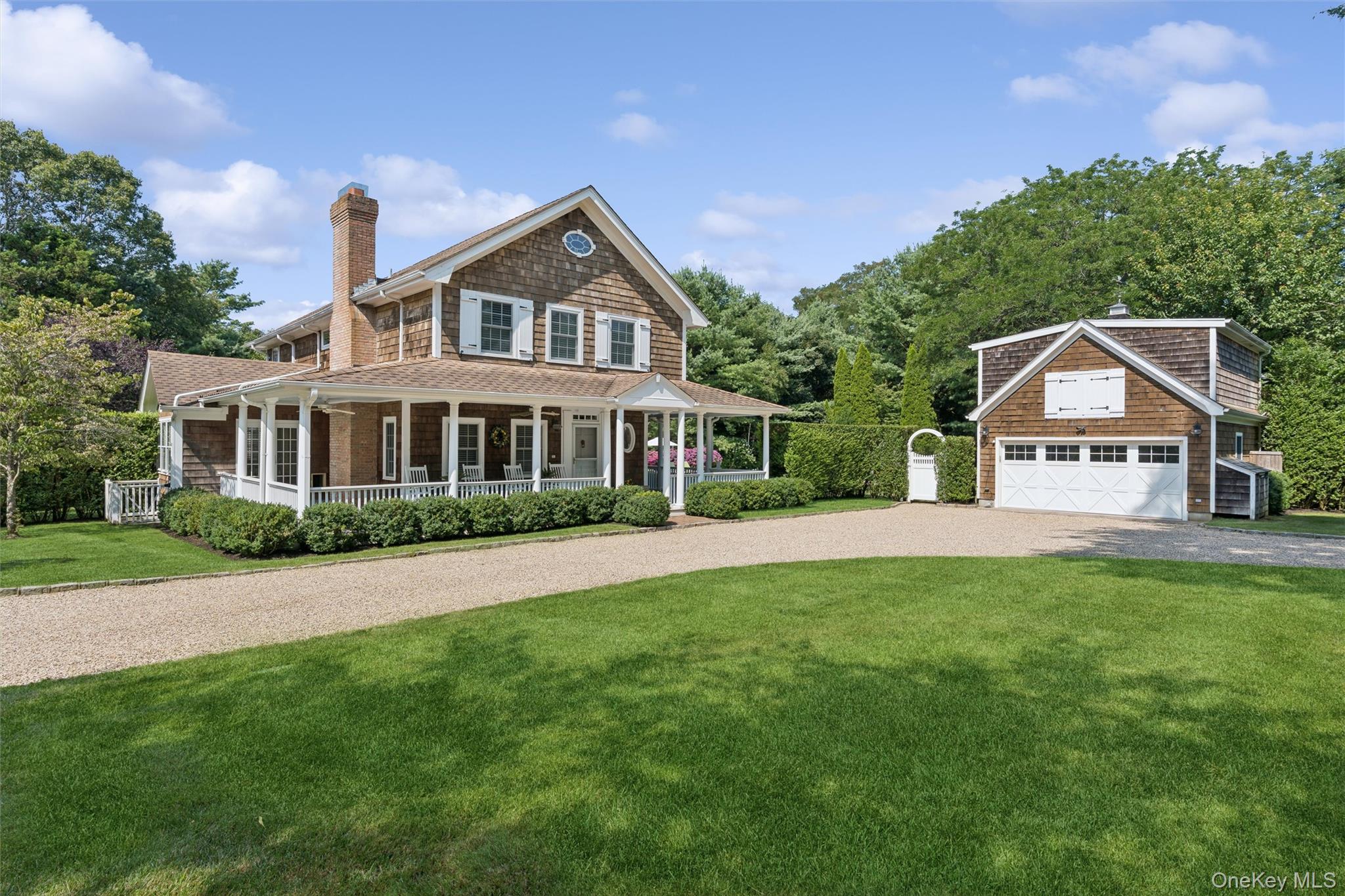 245 Meadows W – For Sale photo 2