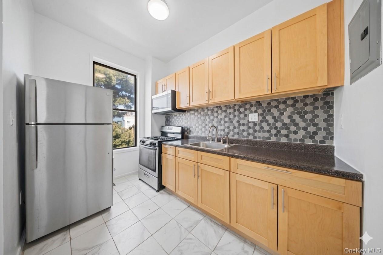 1207 Hancock Street – For Sale photo 17