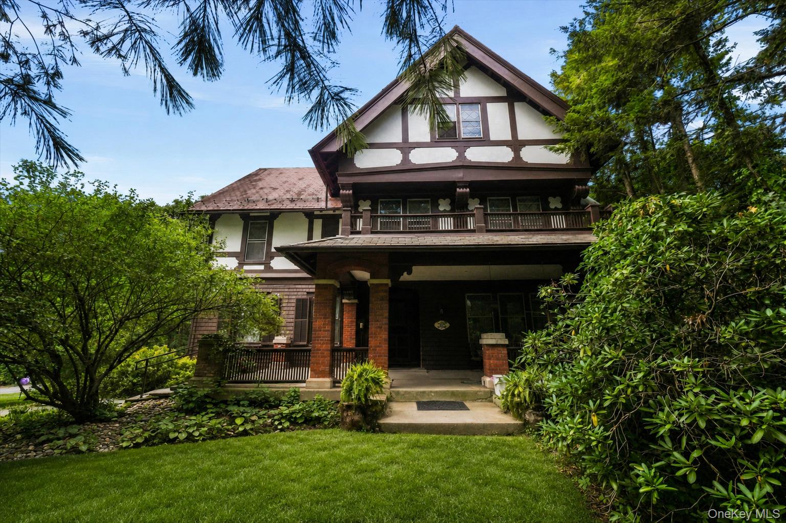 83 Hooker Avenue – For Sale