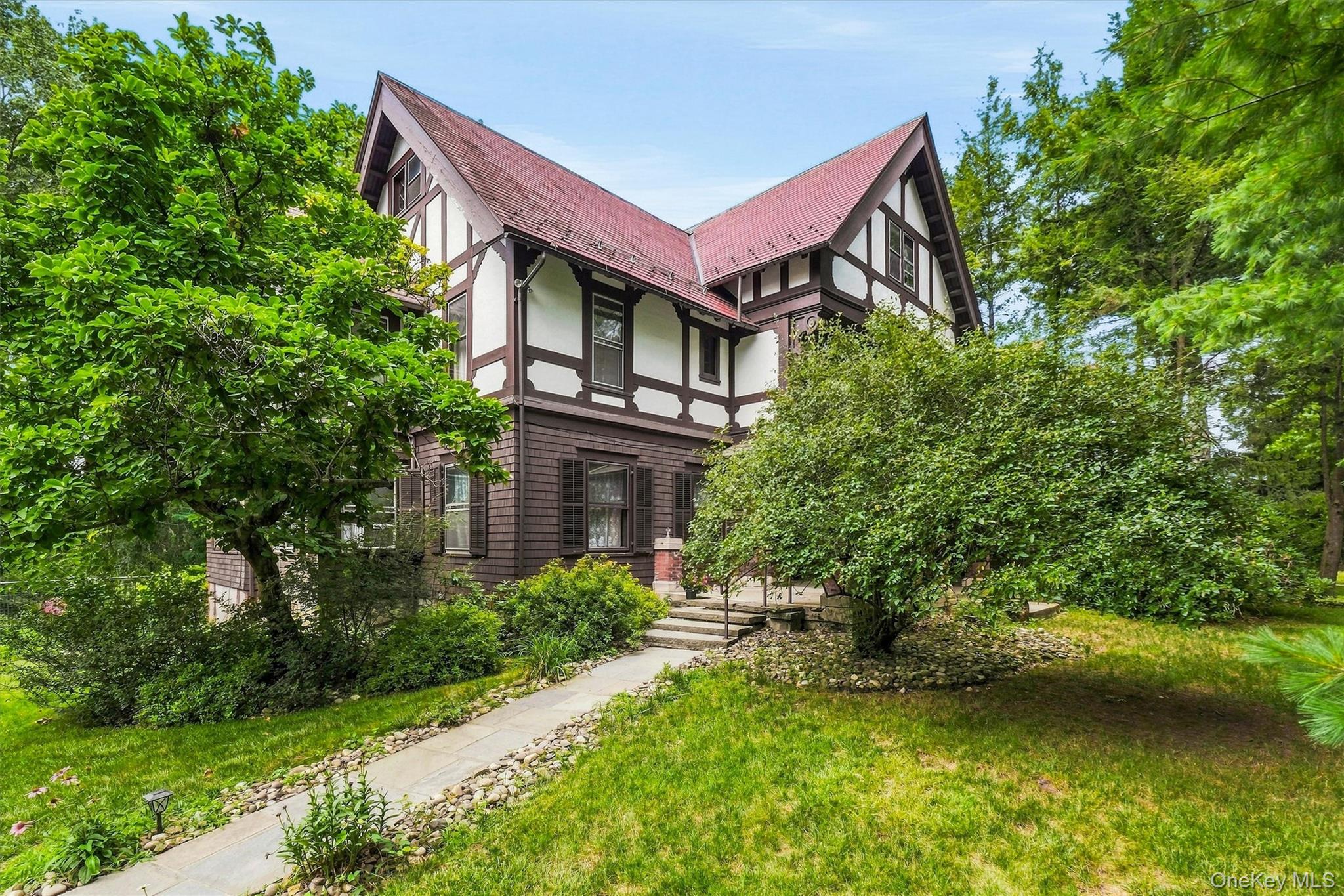 83 Hooker Avenue – For Sale photo 2