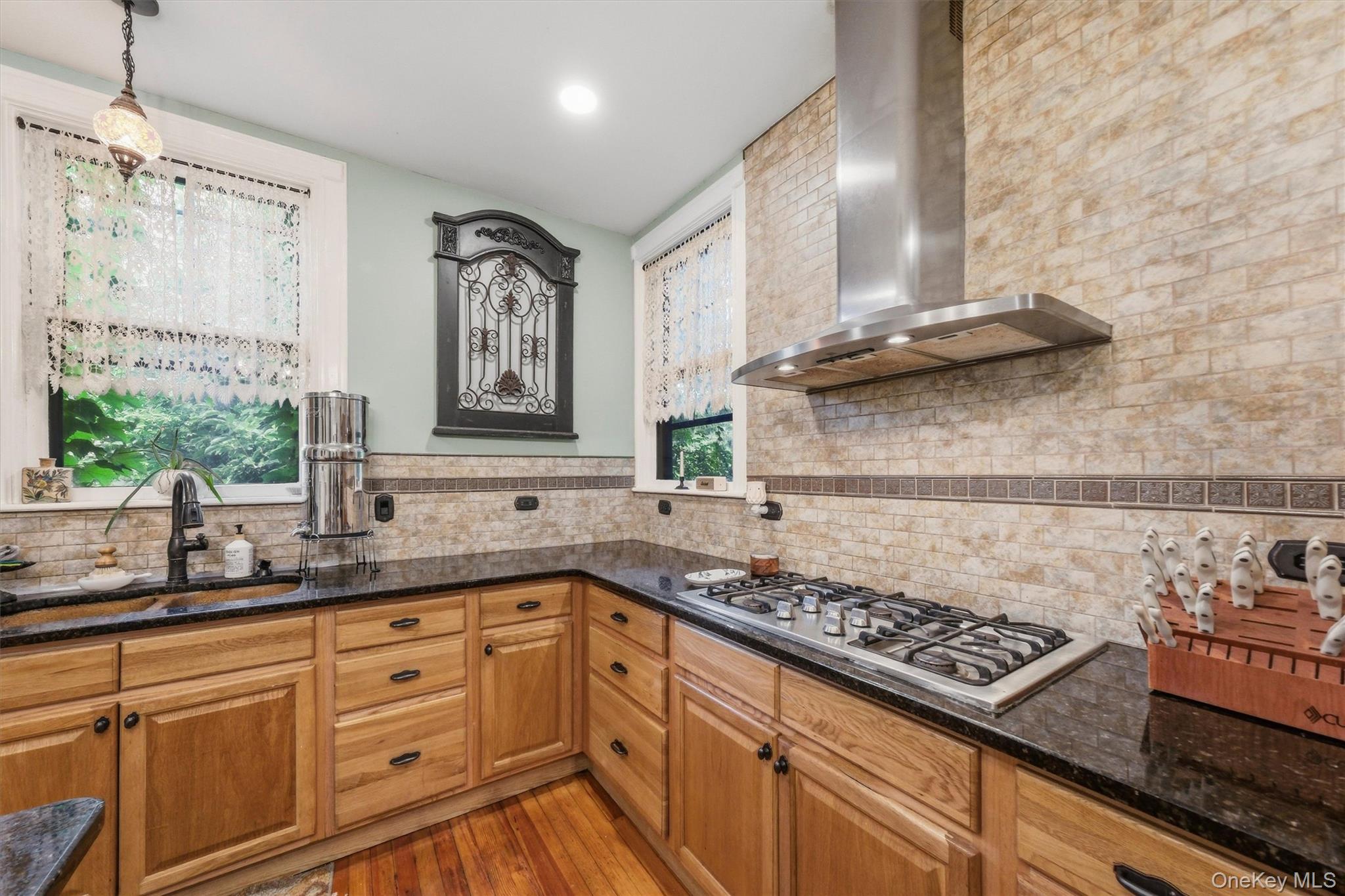 83 Hooker Avenue – For Sale photo 21