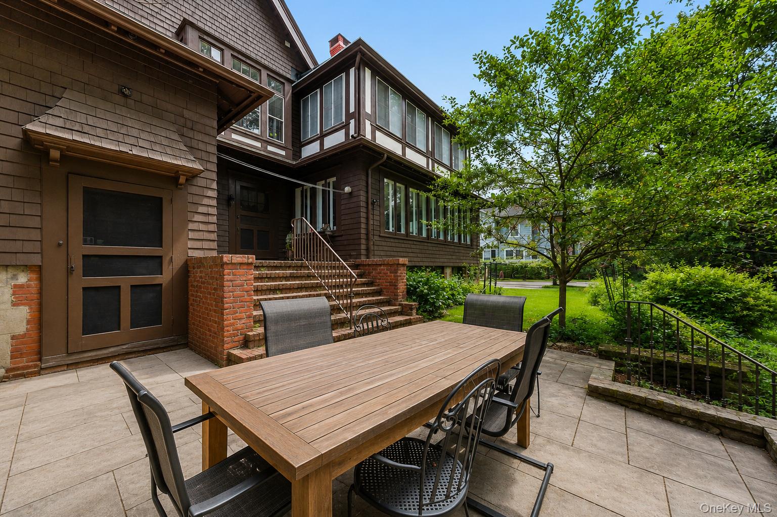 83 Hooker Avenue – For Sale photo 4