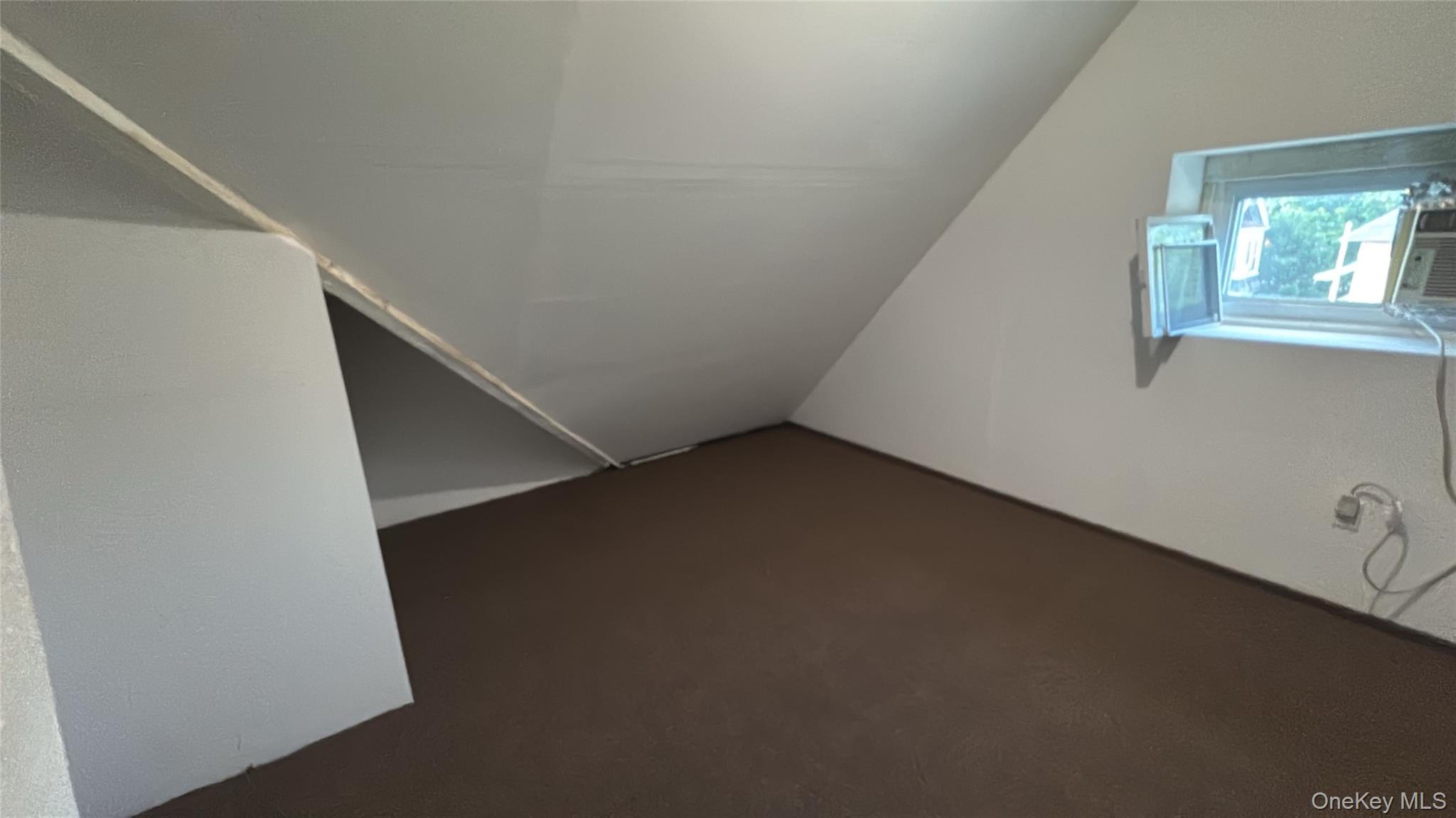 20 Benton Avenue – For Rent photo 11