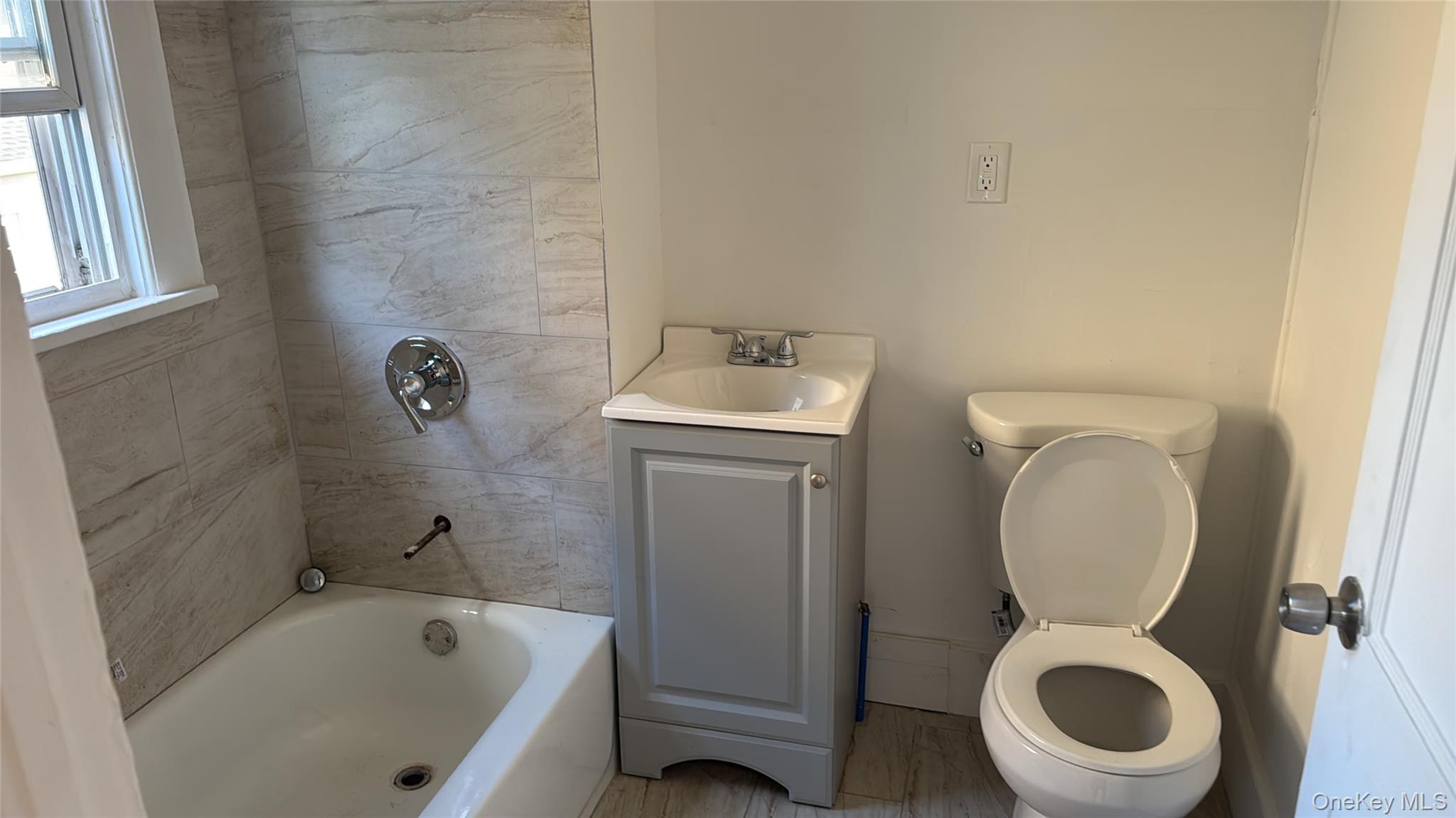 20 Benton Avenue – For Rent photo 5