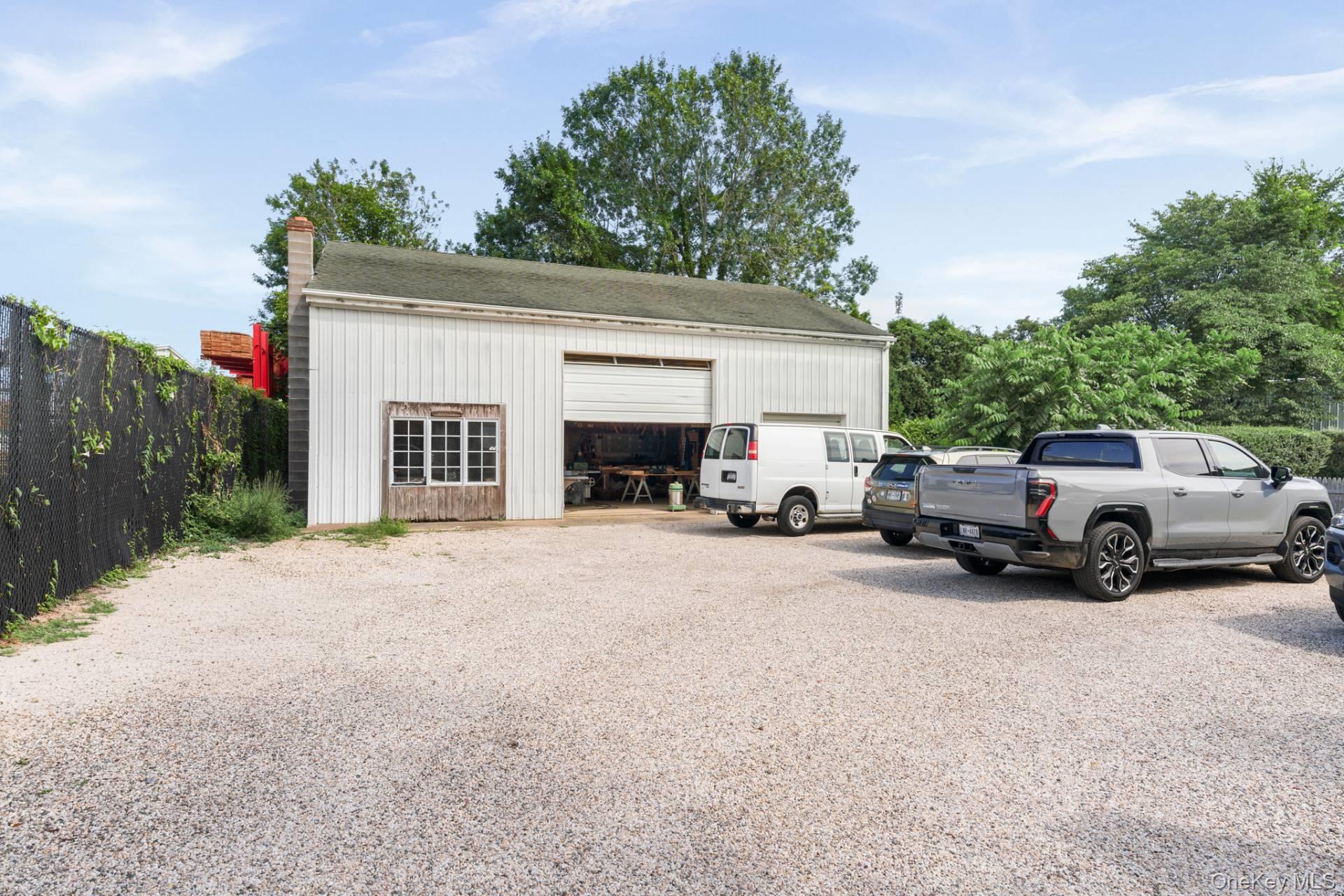 30 Race Lane – For Sale photo 3