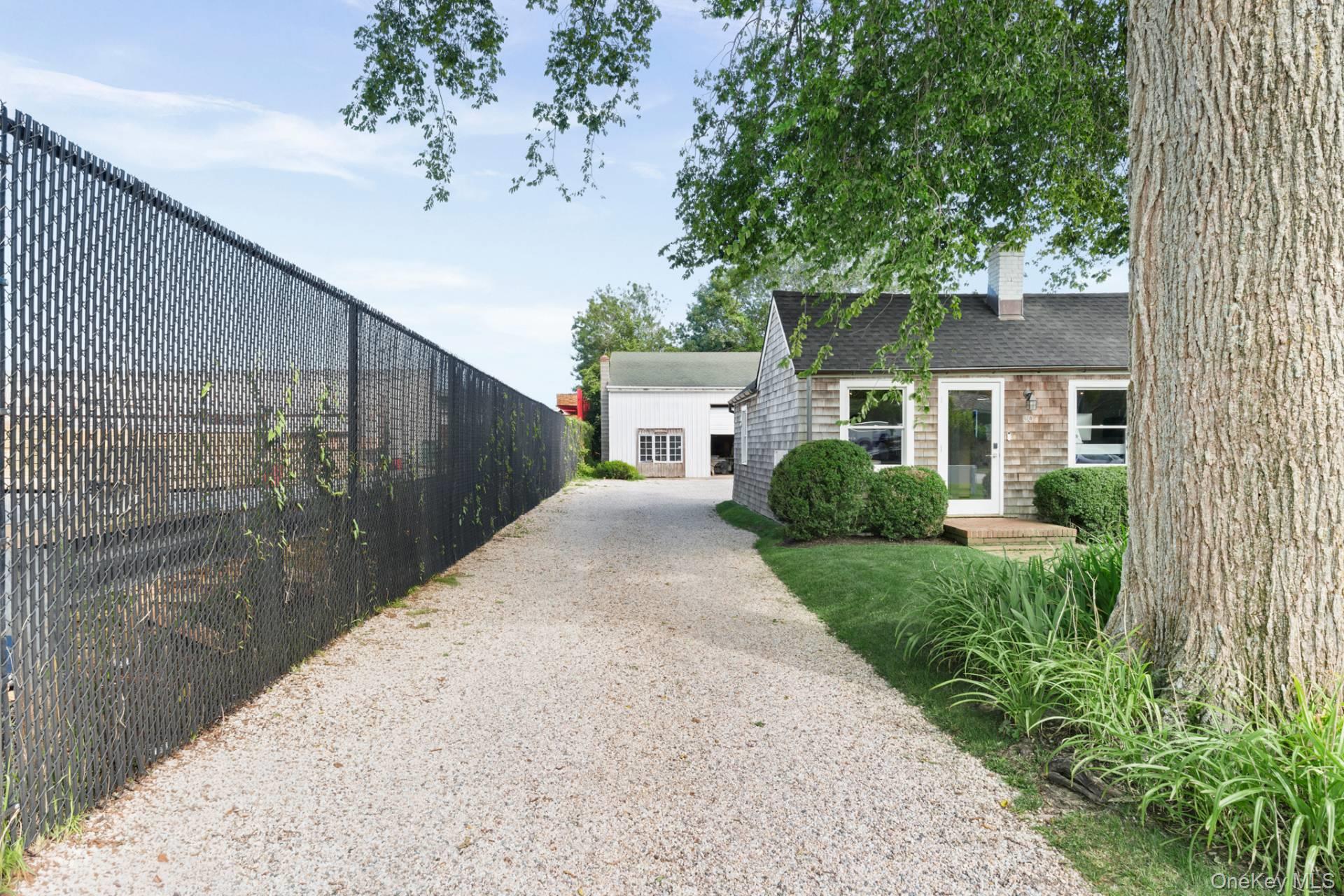 30 Race Lane – For Sale photo 2
