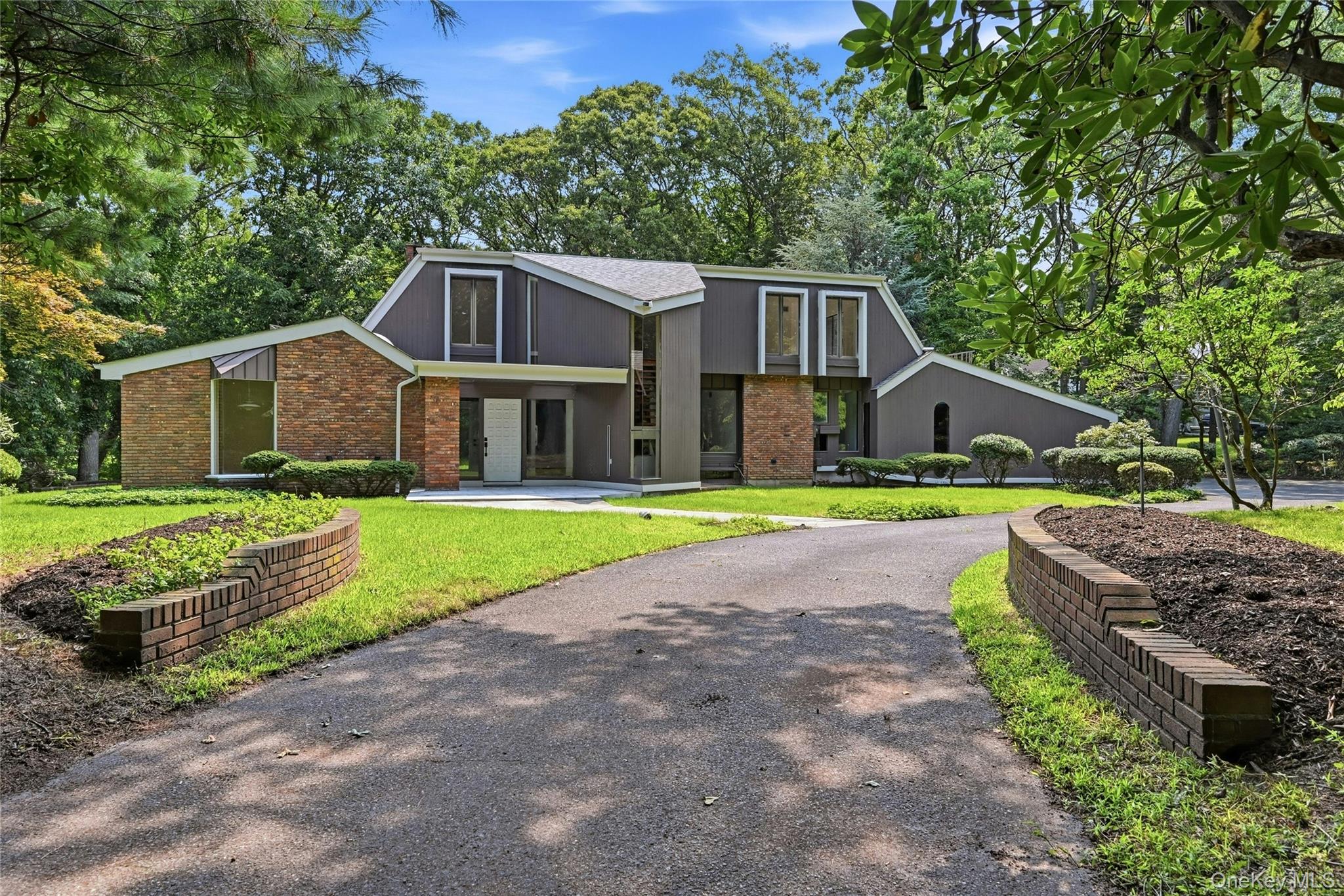 12 Lost Meadow Lane – For Sale photo 2
