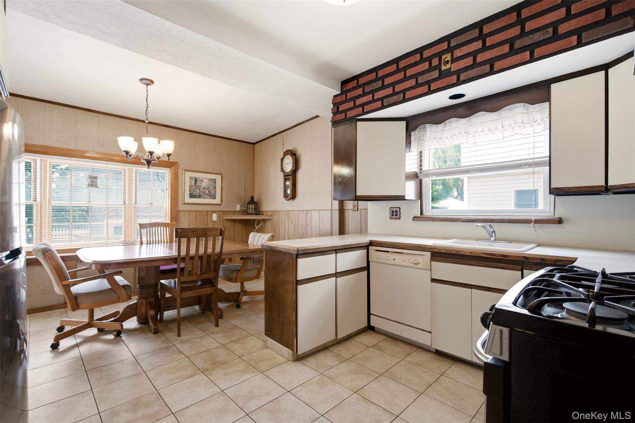 1315 Scimitar Avenue – For Sale photo 12