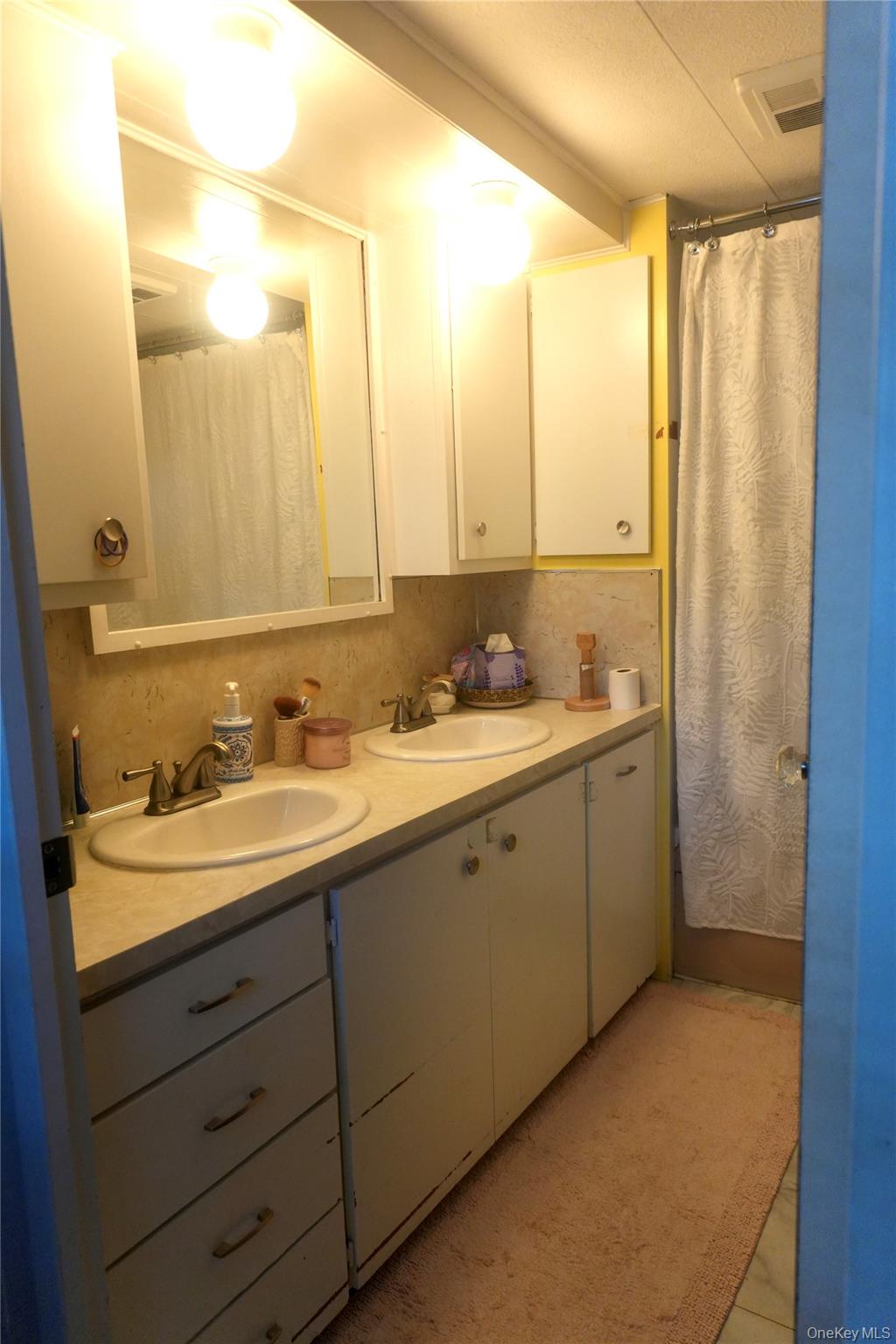658 Sound Avenue, Unit E-6 photo 12