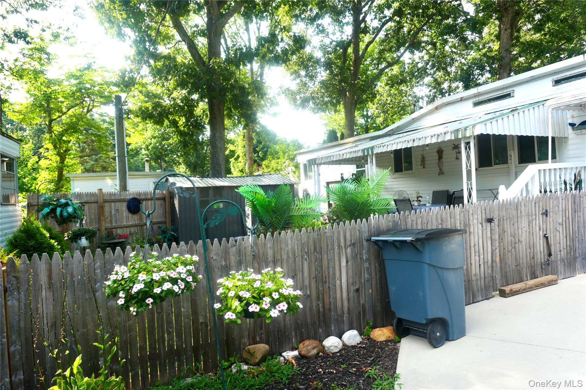 658 Sound Avenue, Unit E-6 photo 4