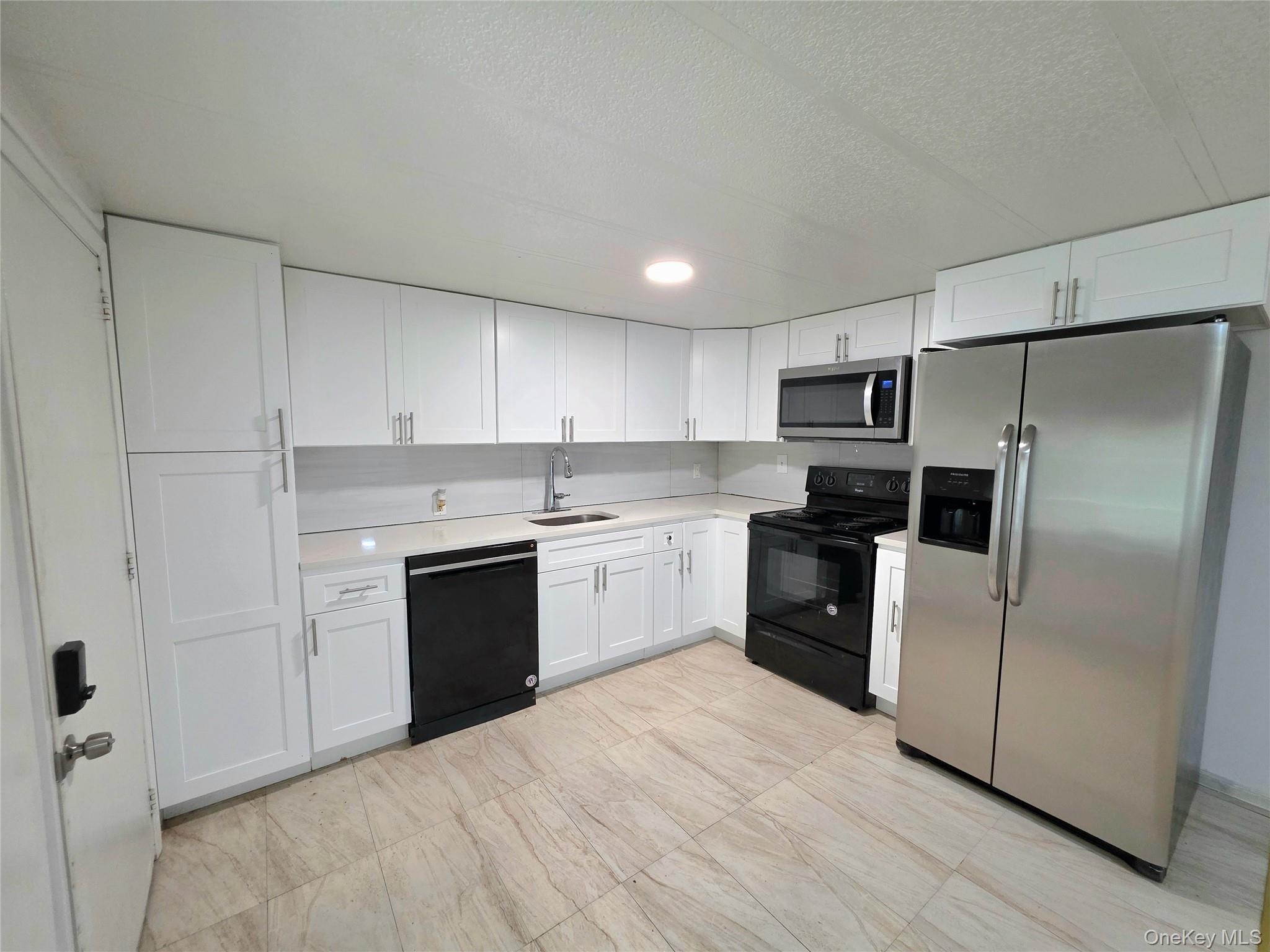 525 Riverleigh Avenue, Unit 111 photo 2