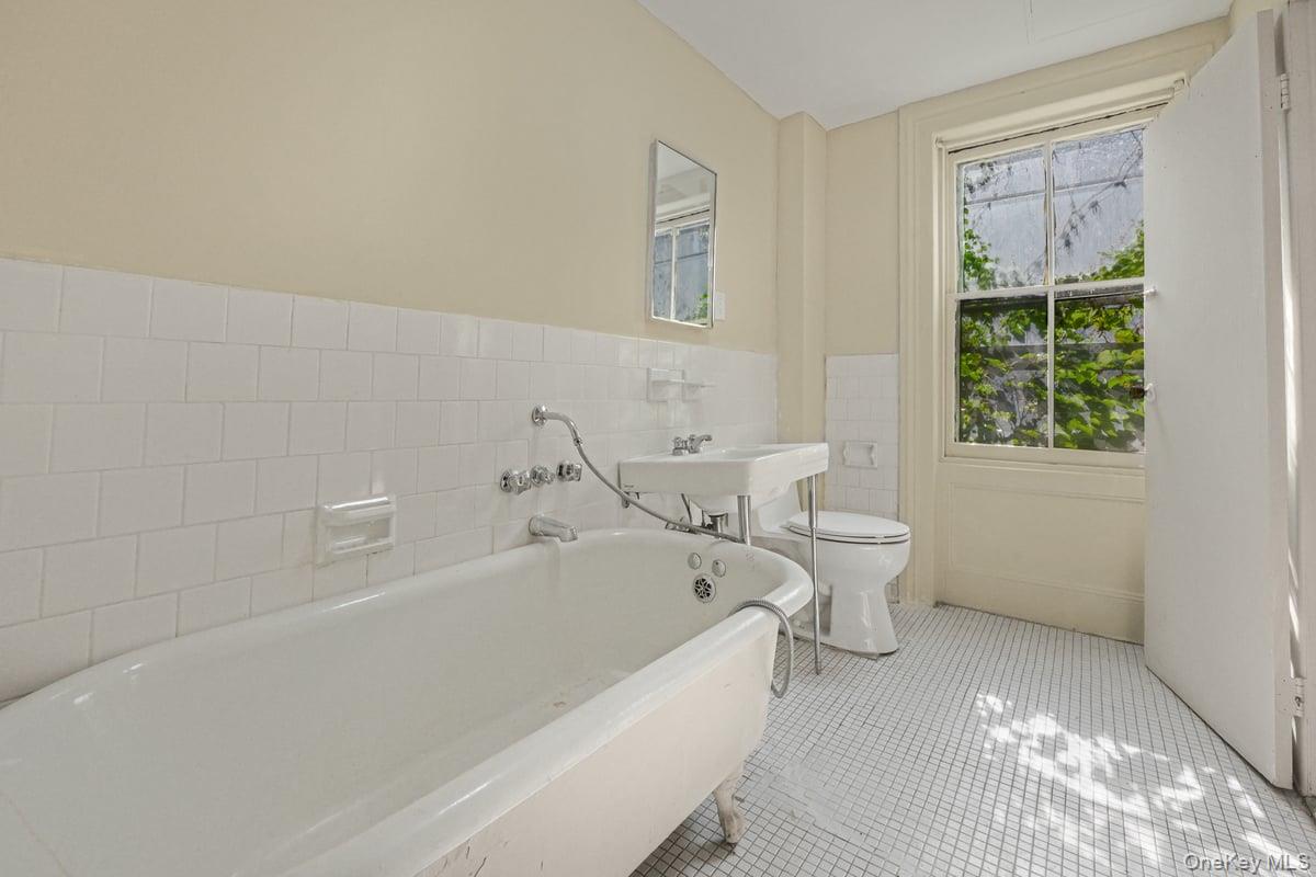 308 Pleasant Avenue – For Sale photo 15