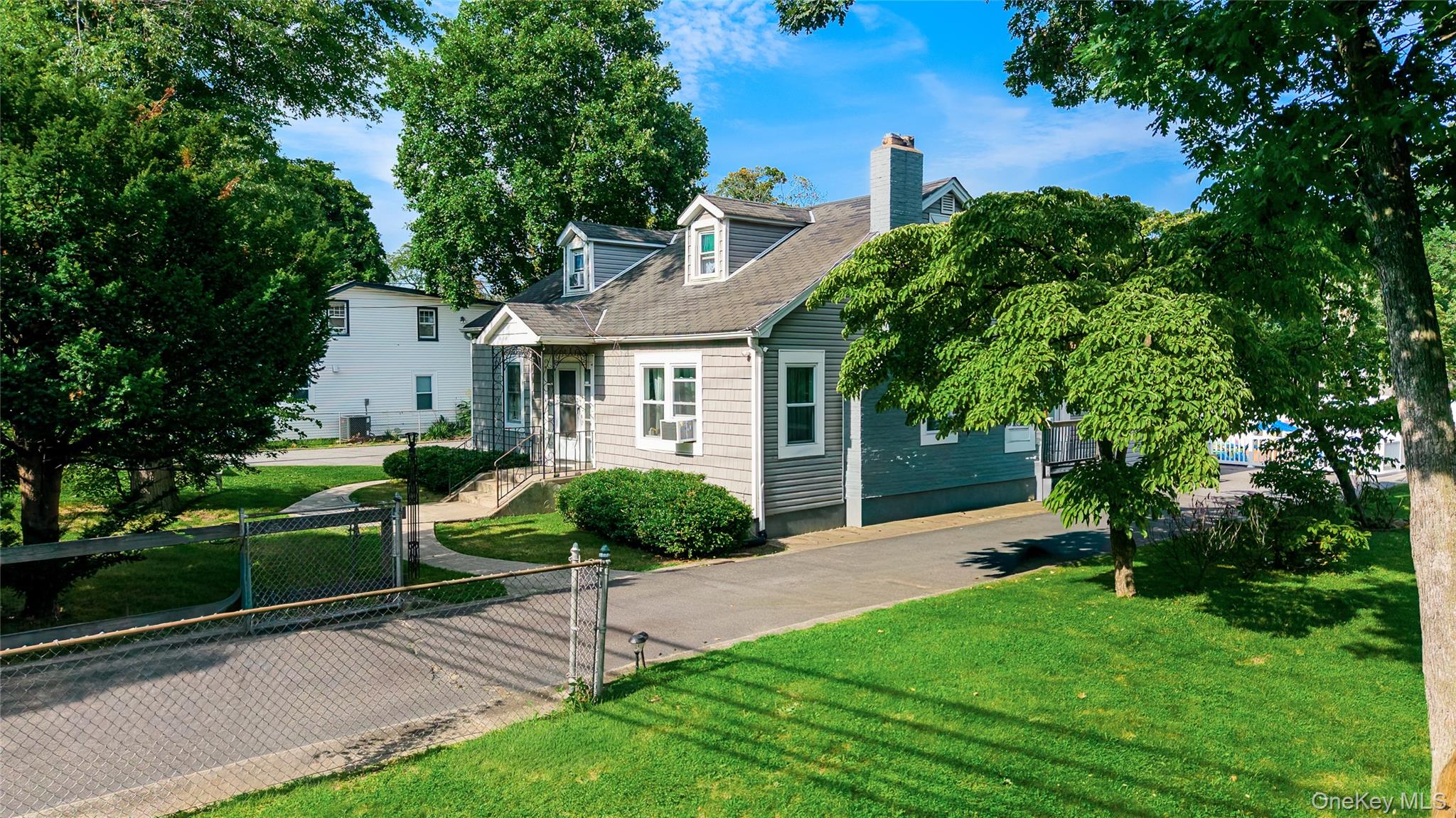 85 Cocoanut Street – For Sale photo 3