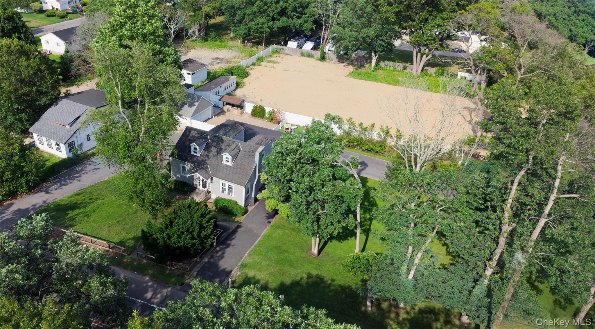 85 Cocoanut Street – For Sale photo 4