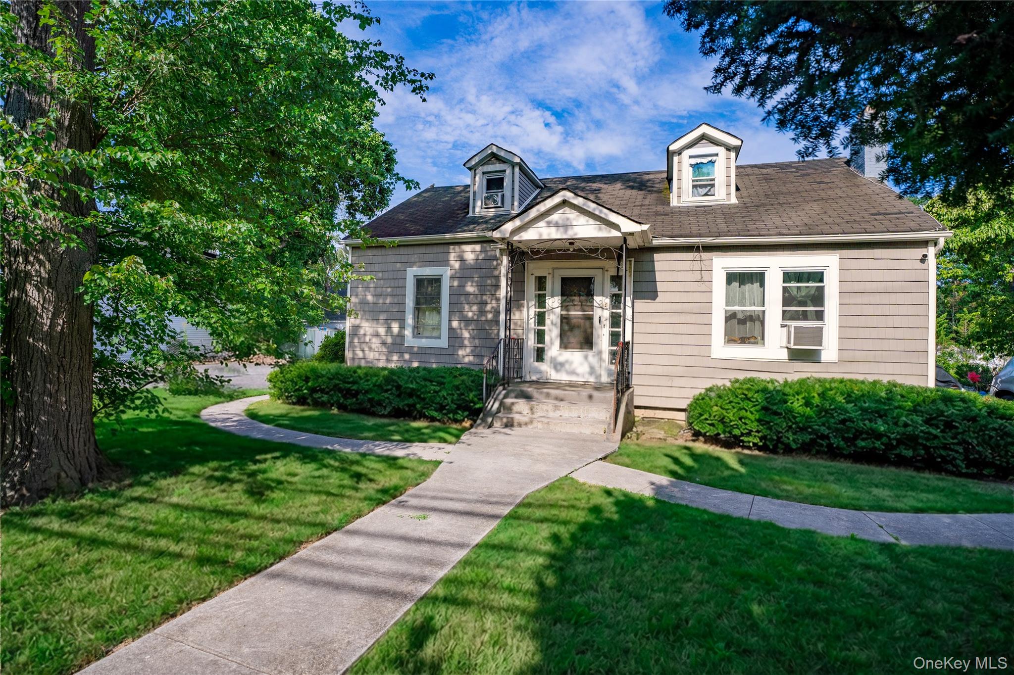 85 Cocoanut Street – For Sale