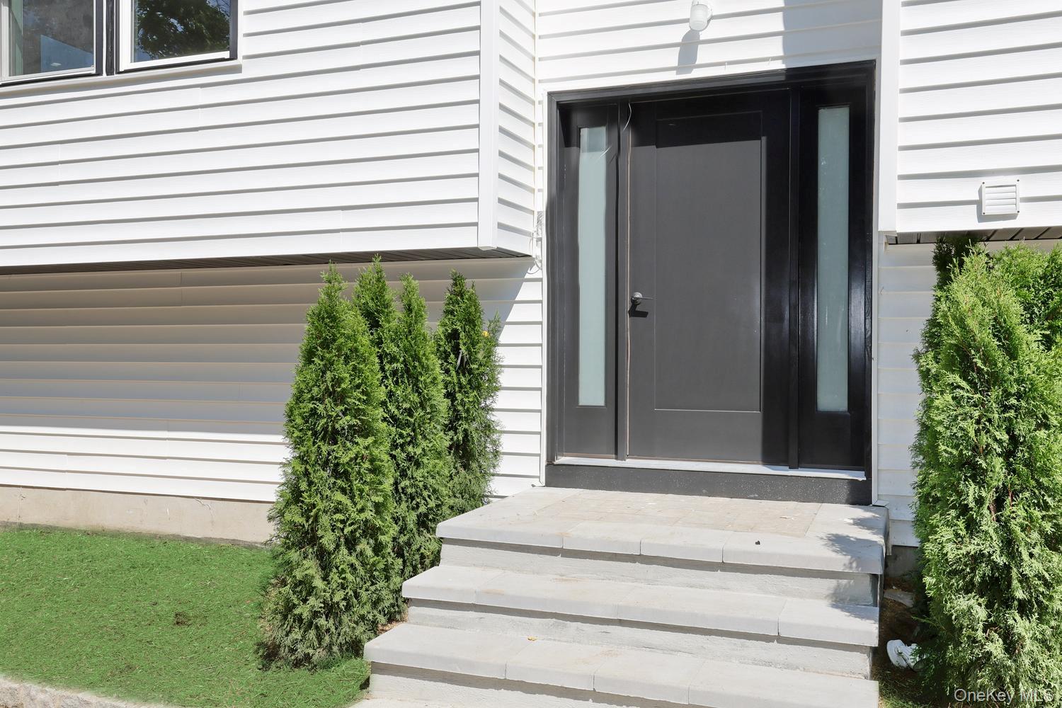 38 Singer Avenue – For Sale photo 2