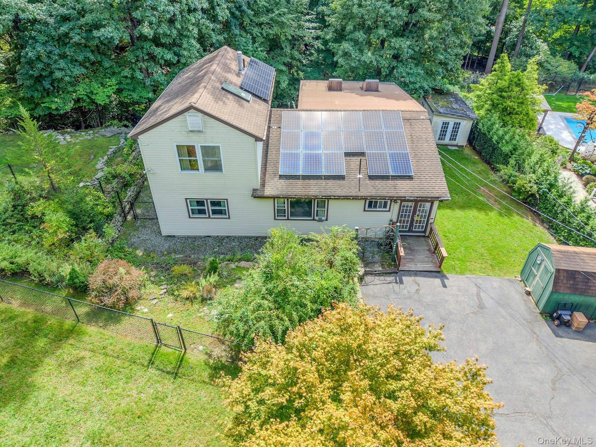 30 N Strawberry Hill Lane N – For Sale