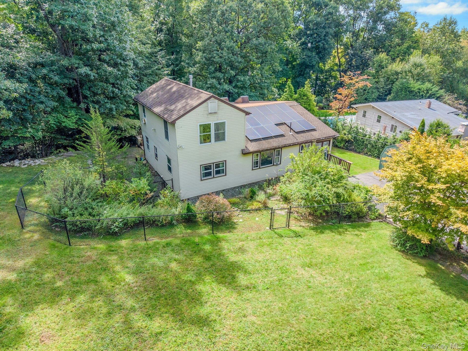 30 N Strawberry Hill Lane N – For Sale photo 3