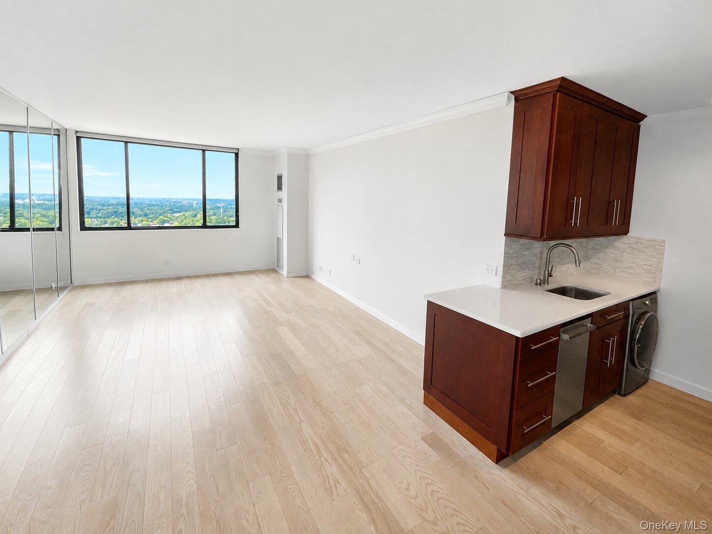 26910 Grand Central Parkway, Unit 31P photo 2
