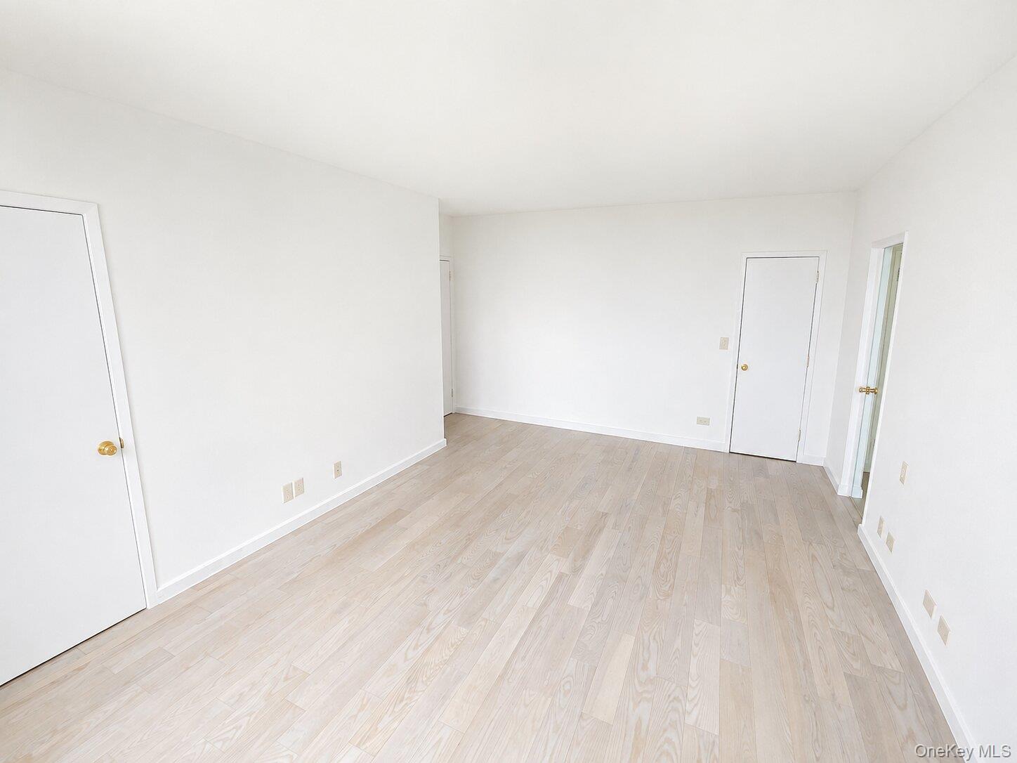 26910 Grand Central Parkway, Unit 31P photo 11