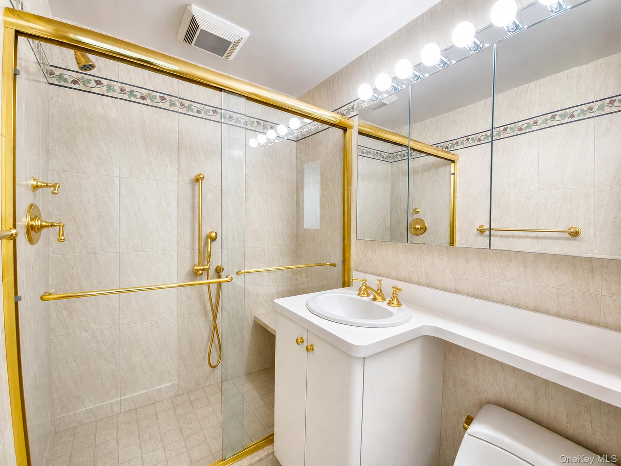 26910 Grand Central Parkway, Unit 31P photo 13