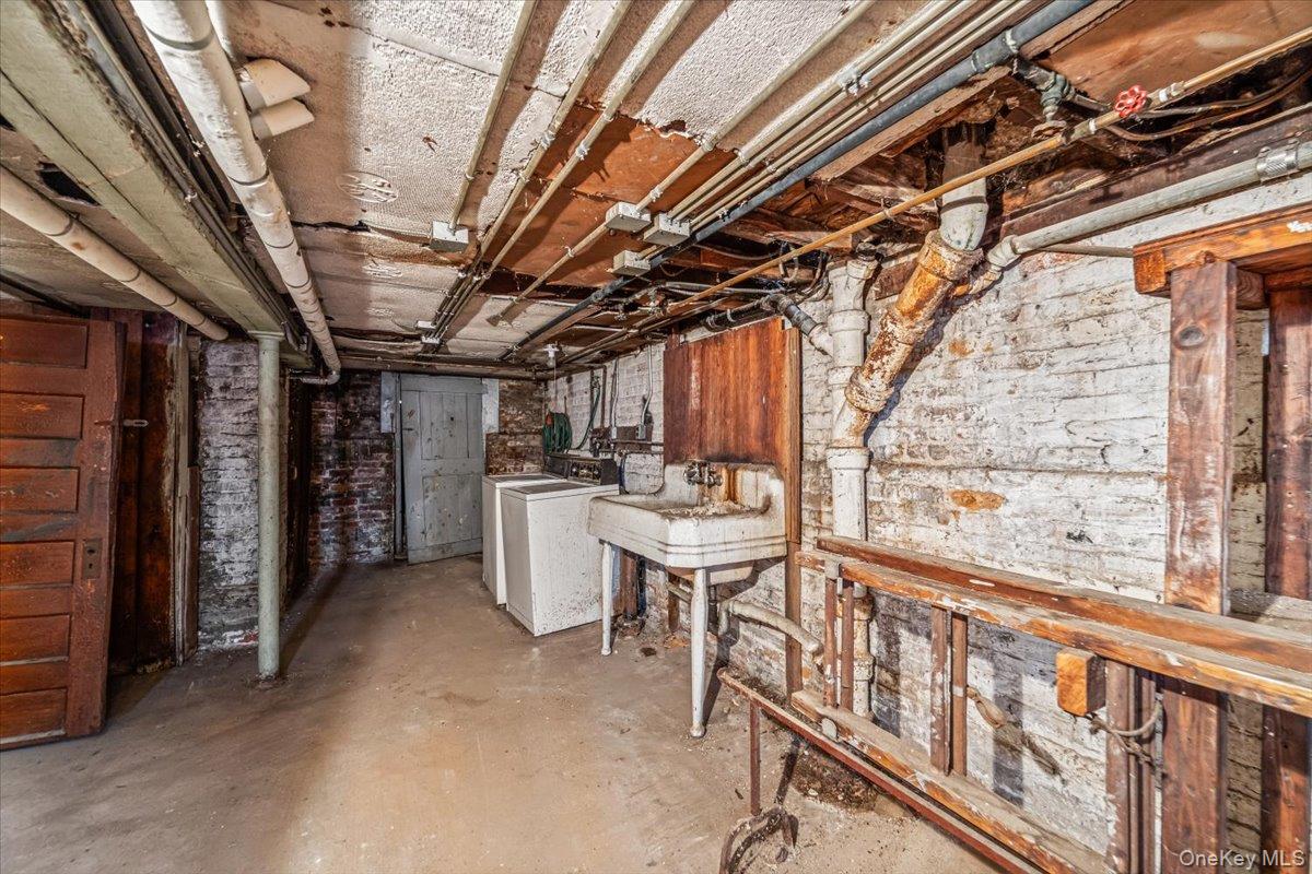 54-18 Nurge Avenue – For Sale photo 21