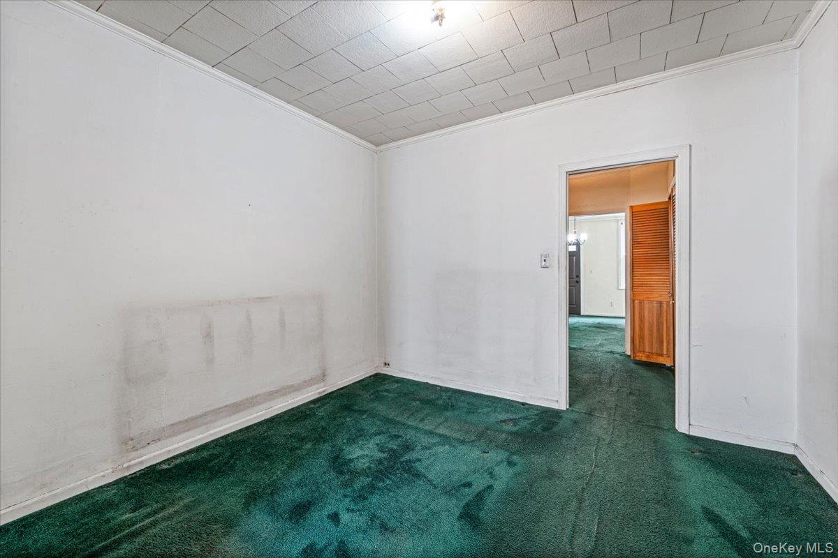 54-18 Nurge Avenue – For Sale photo 7