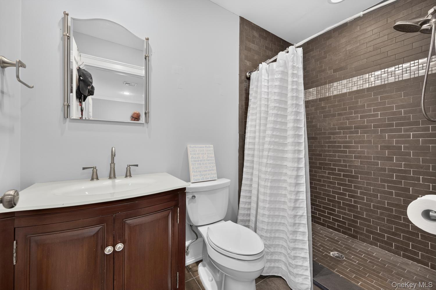 15 Thorman Lane – For Sale photo 3