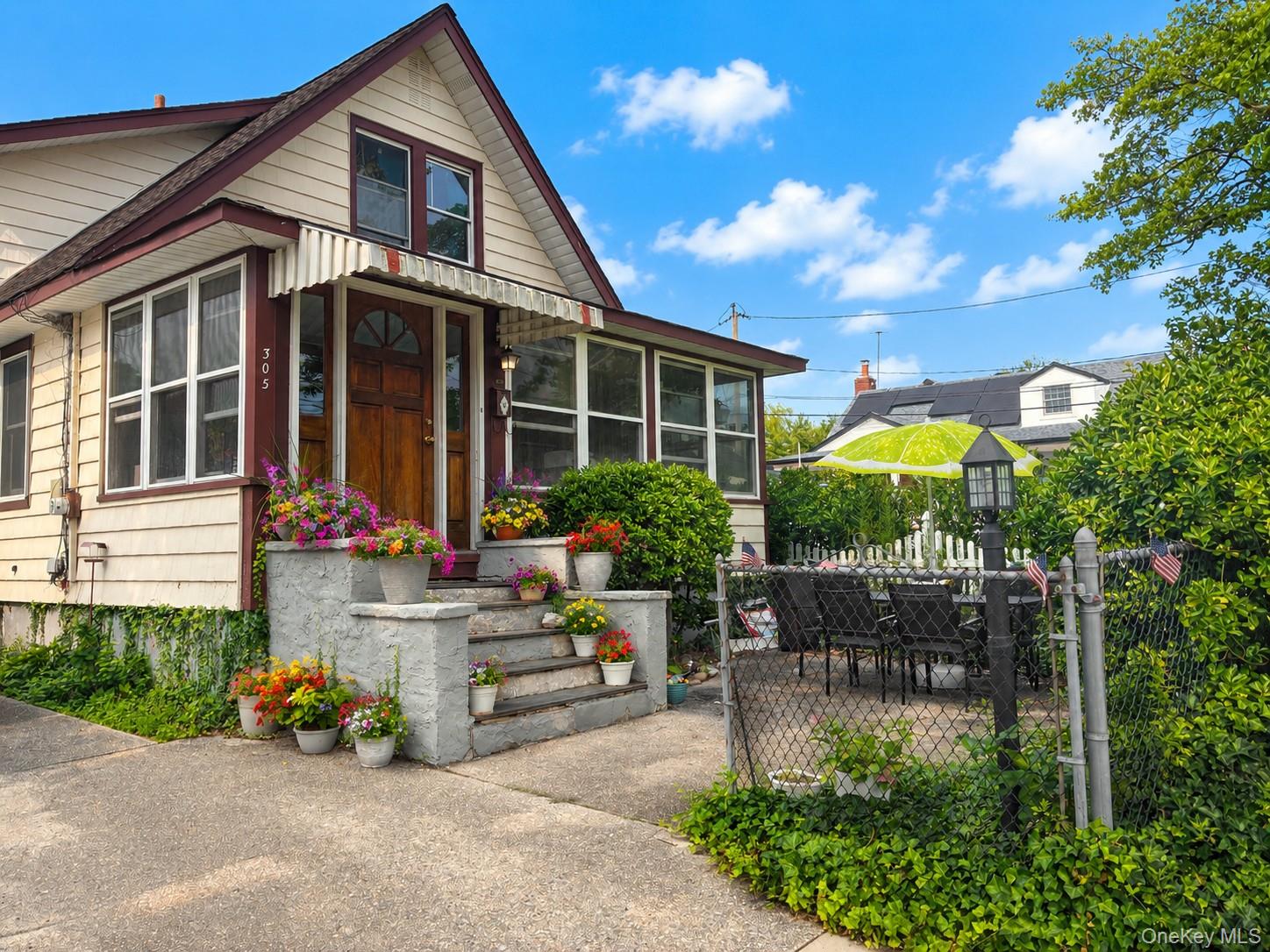 305 Bayville Avenue – For Sale