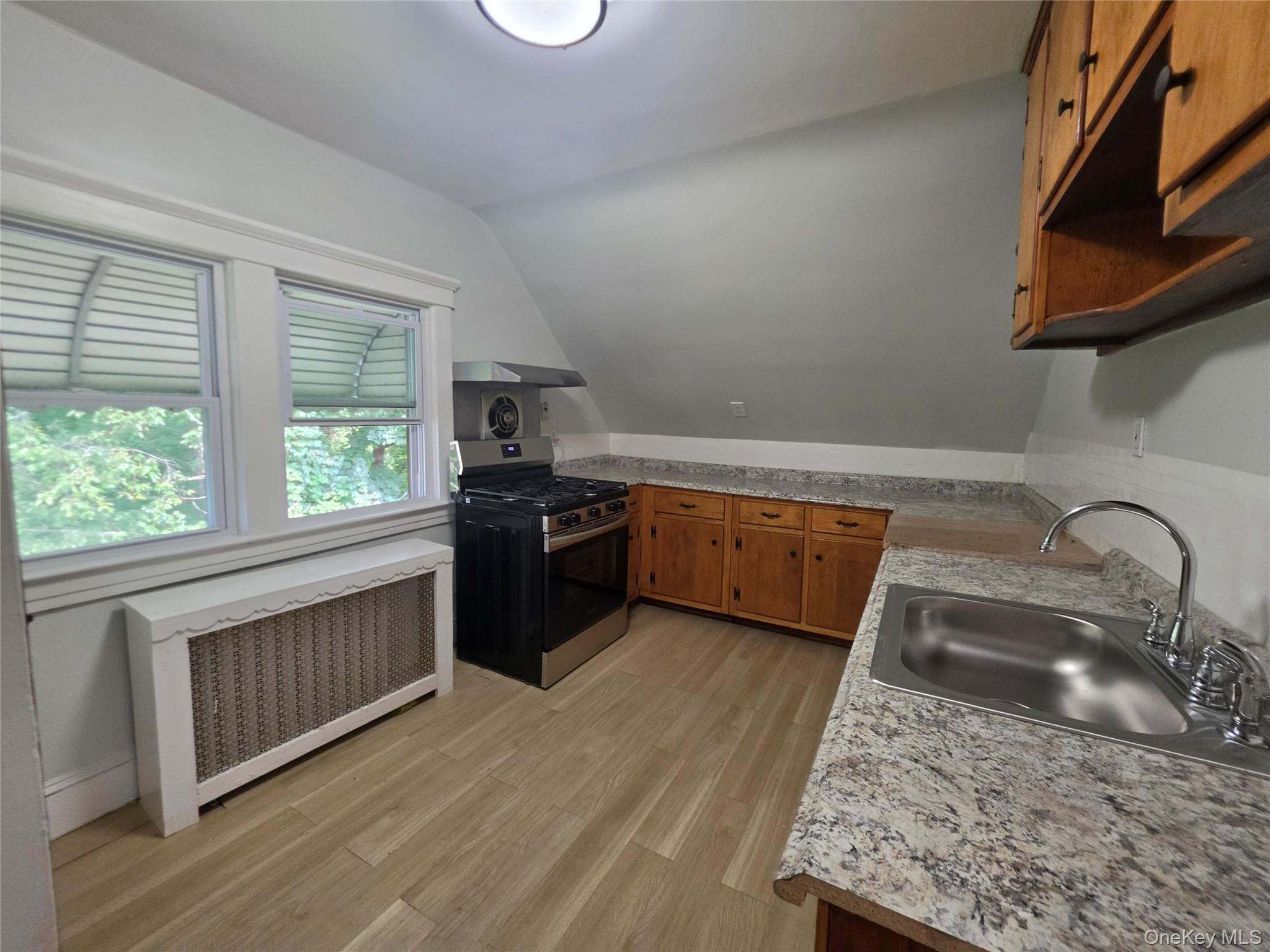 81 Waring Place, Unit 3 photo 3