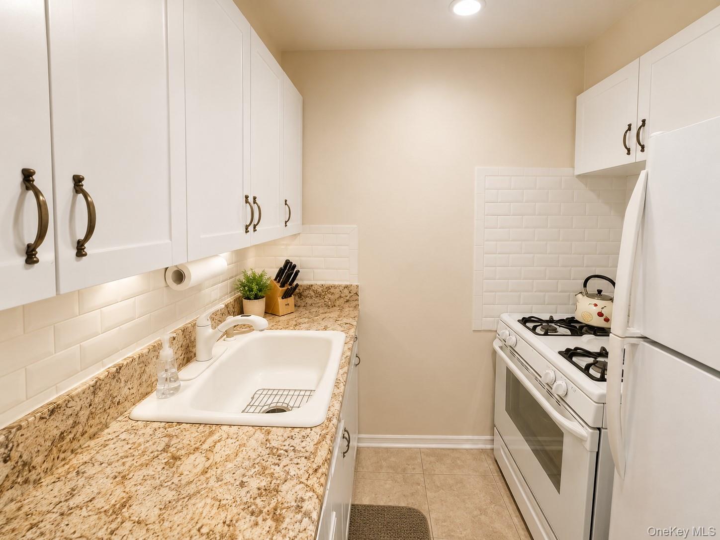 18-15 215th Street, Unit 2L photo 6