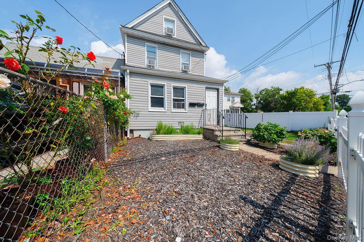 15813 Linden Boulevard – For Sale photo 3