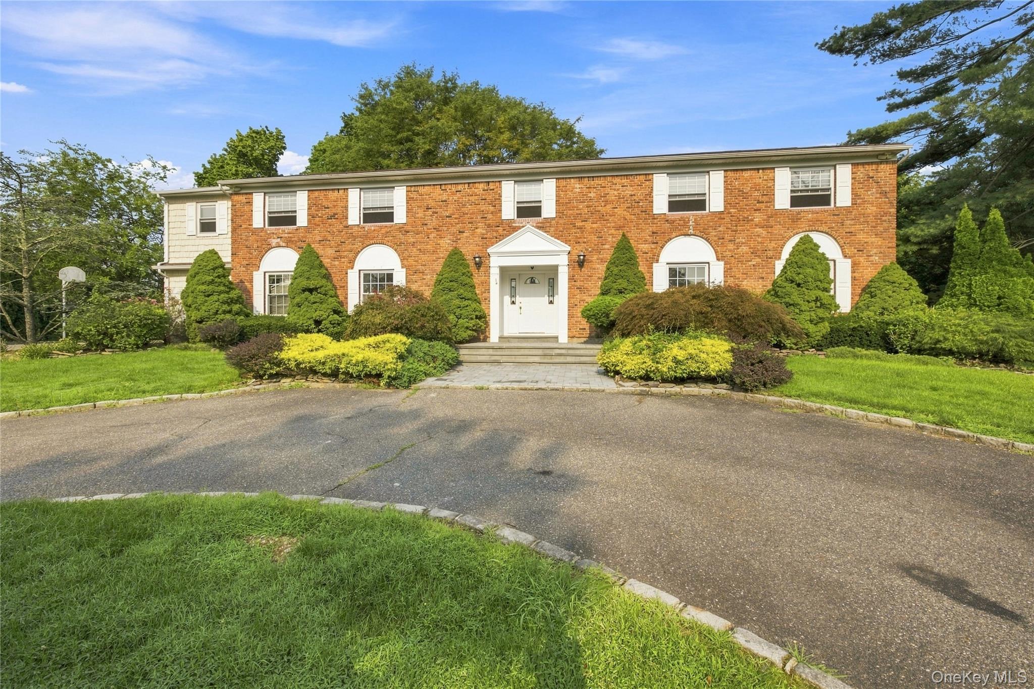 34 Lisa Court – For Sale photo 3