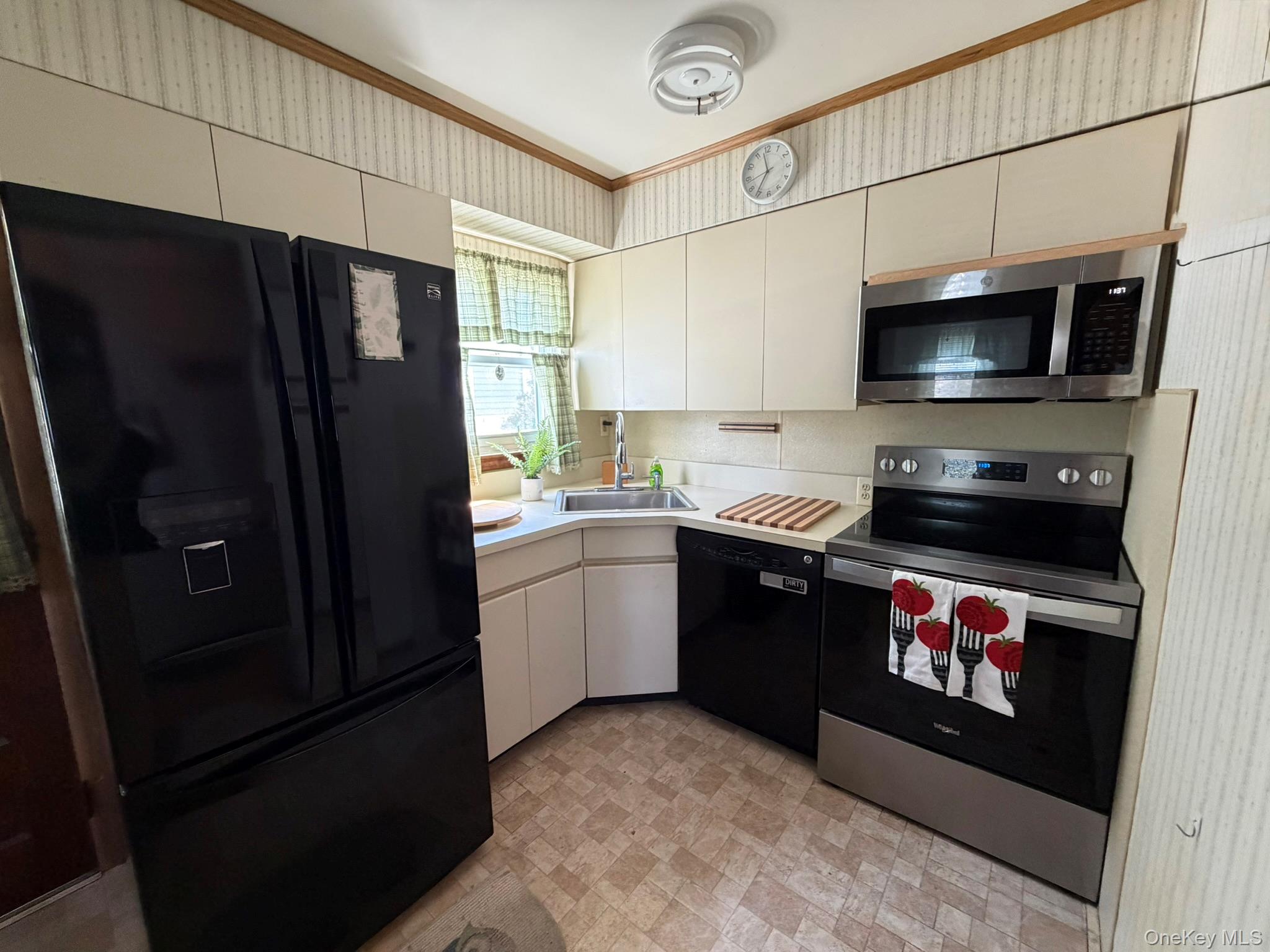 62 Bernard Street – For Sale photo 2