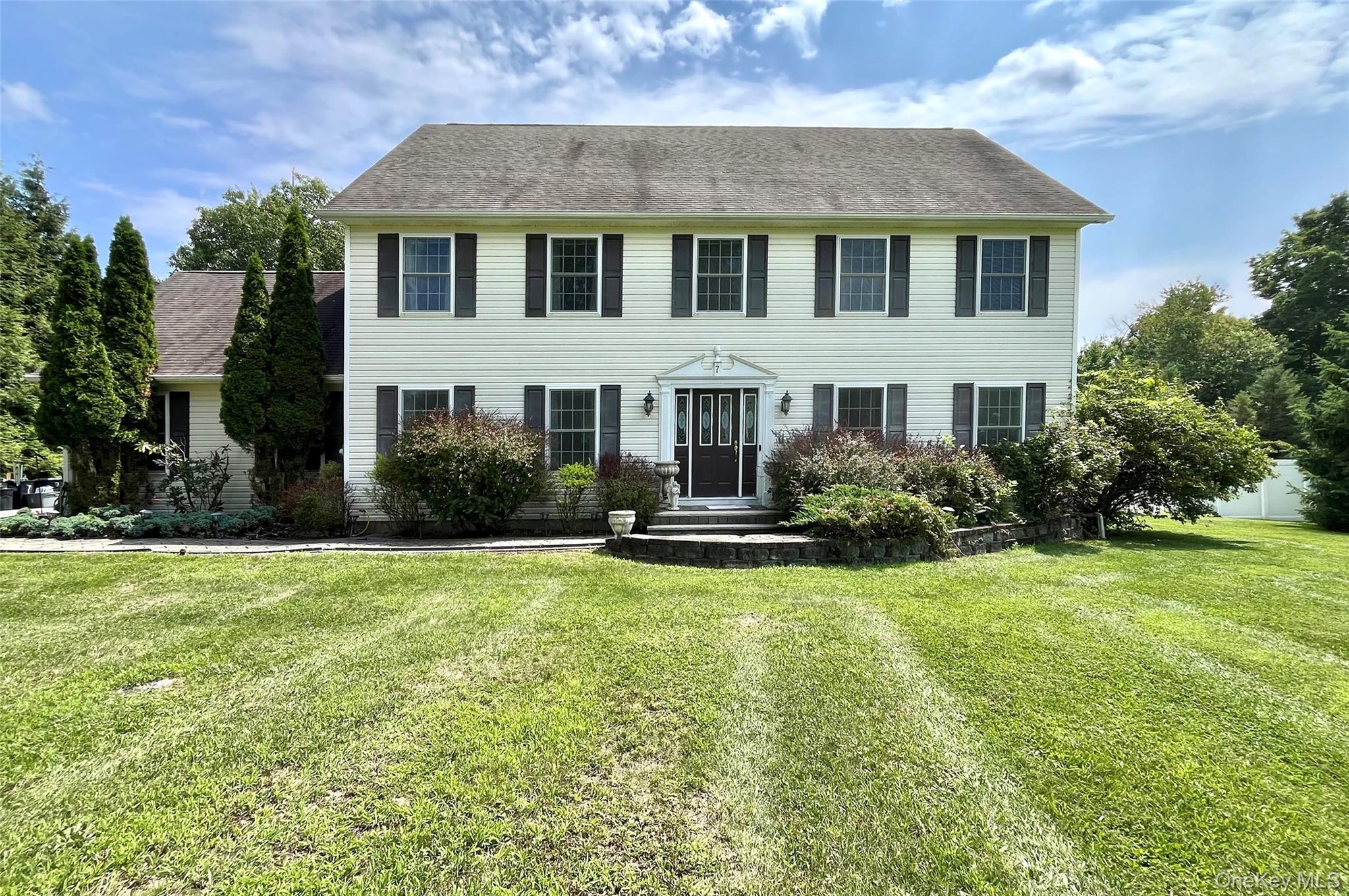 7 Frances Lane – For Sale