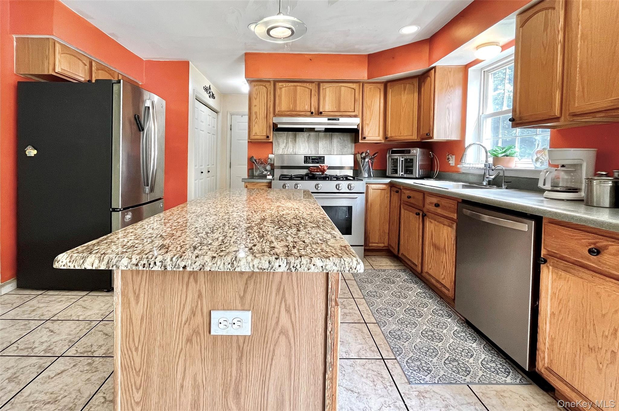 7 Frances Lane – For Sale photo 22