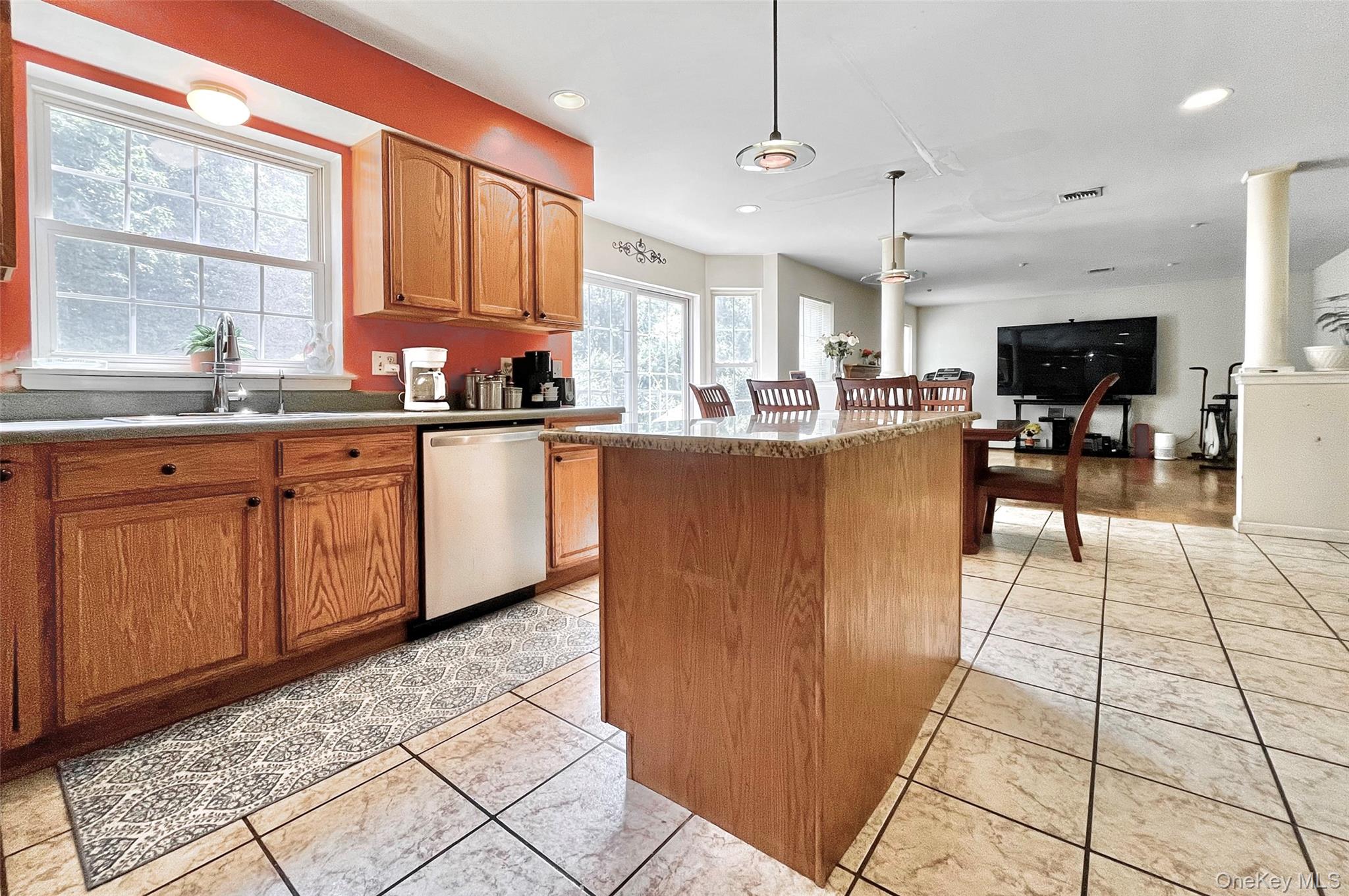 7 Frances Lane – For Sale photo 16