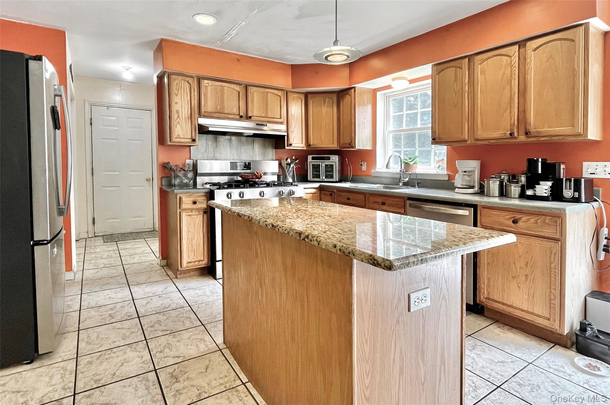 7 Frances Lane – For Sale photo 14