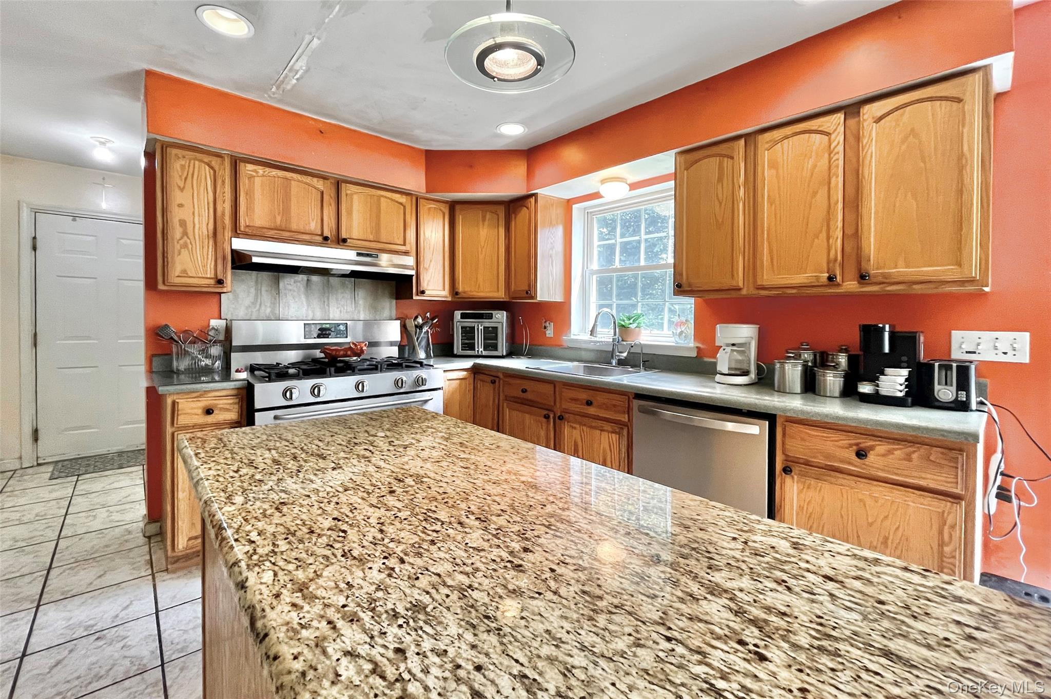 7 Frances Lane – For Sale photo 23