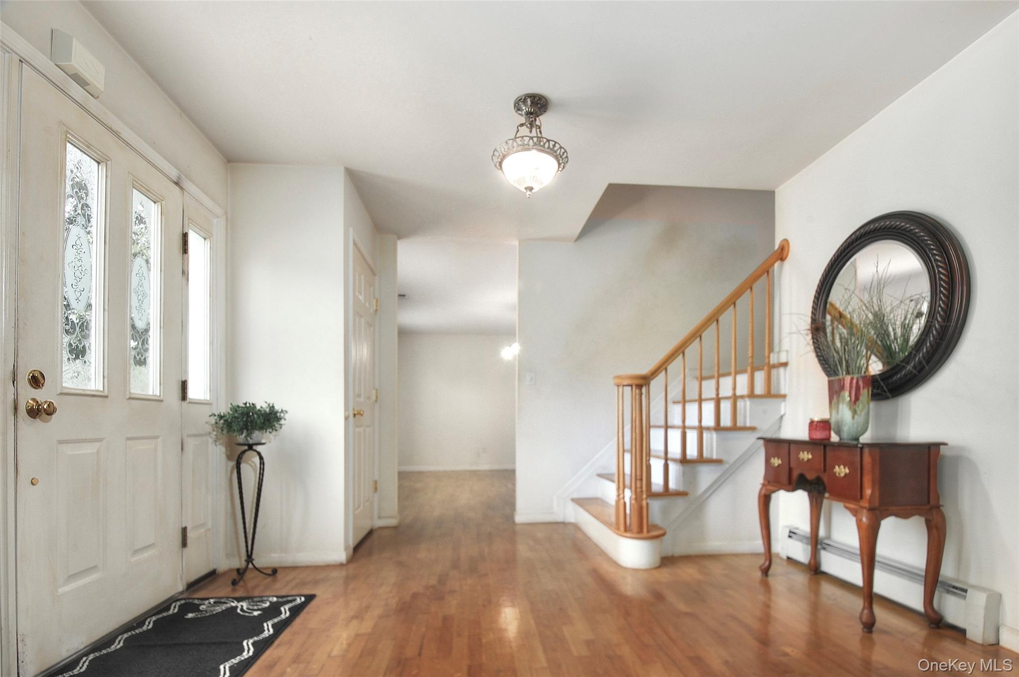7 Frances Lane – For Sale photo 3
