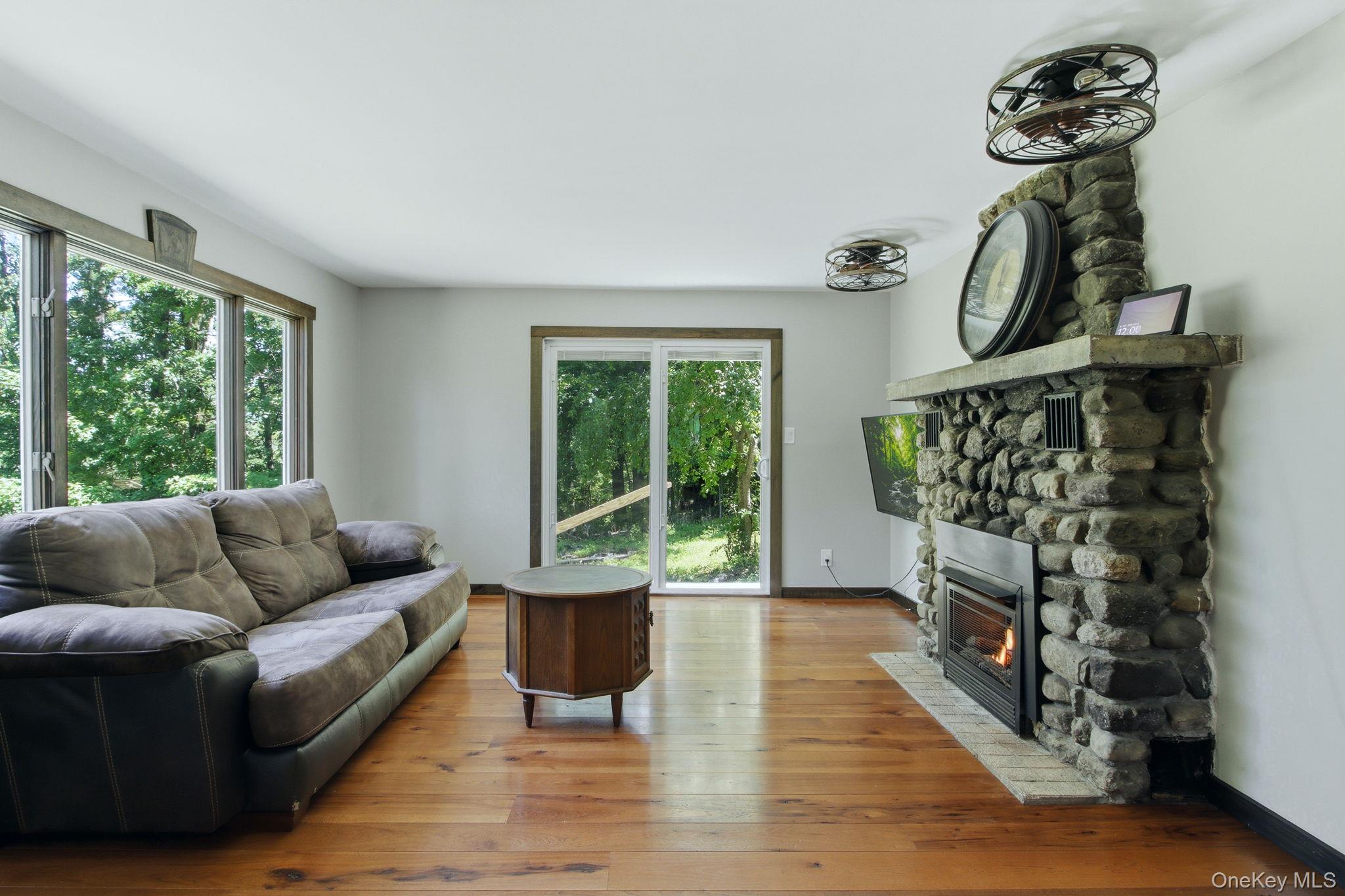 27 Rumsey Road – For Sale photo 10