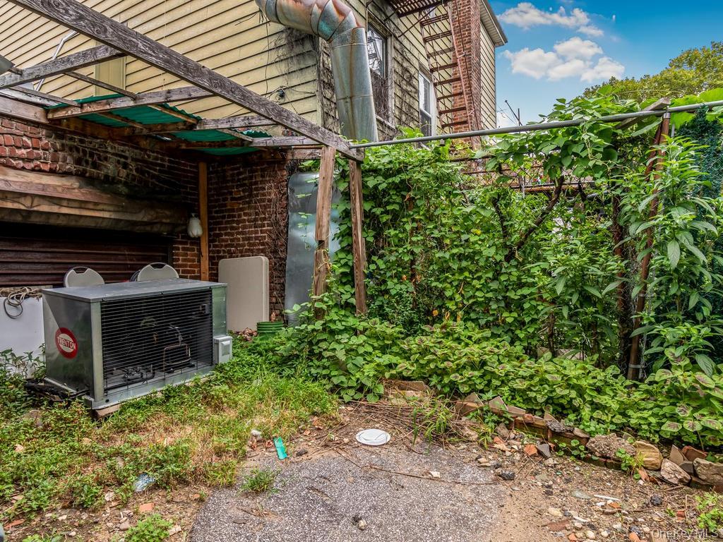 26 W Third Street – For Sale photo 12