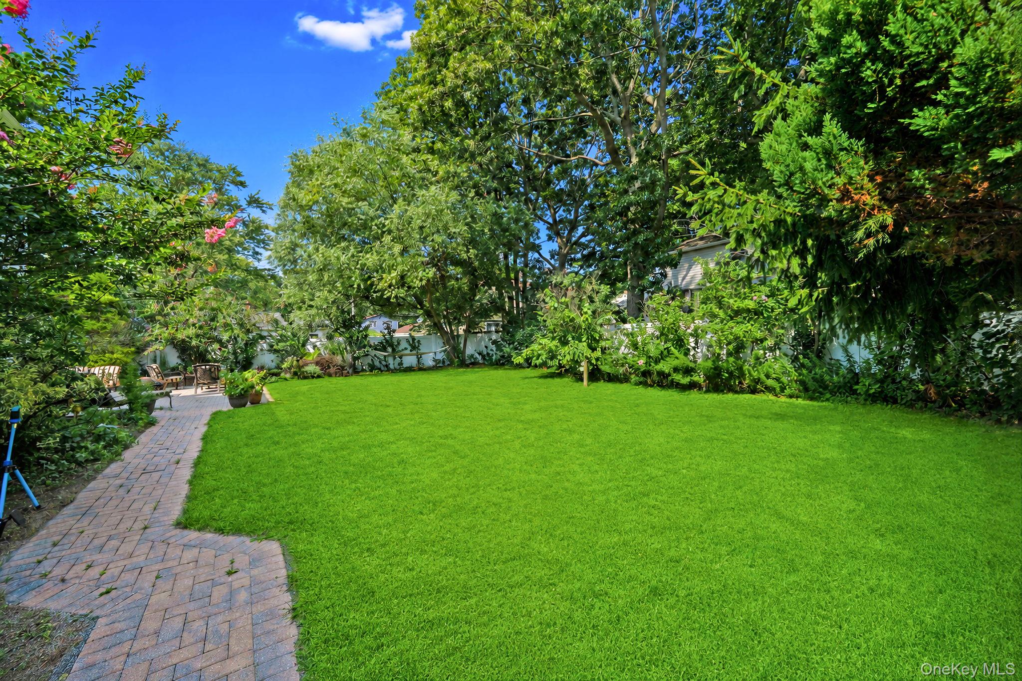 37 Main Avenue – For Sale photo 27